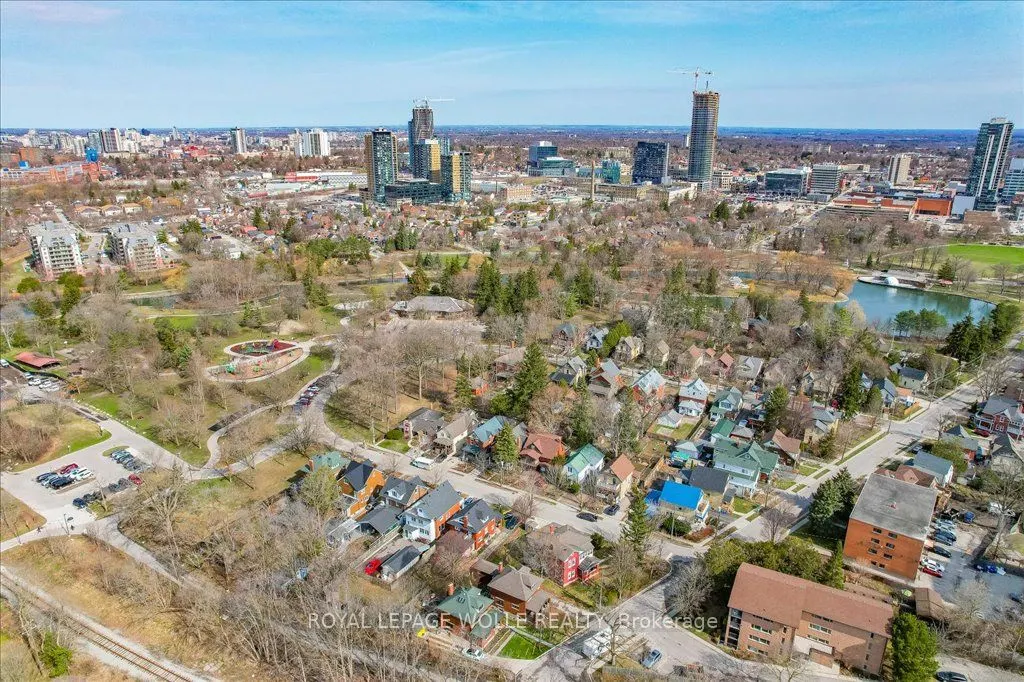 180 David Street W