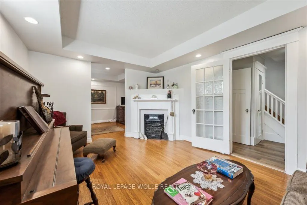 180 David Street W