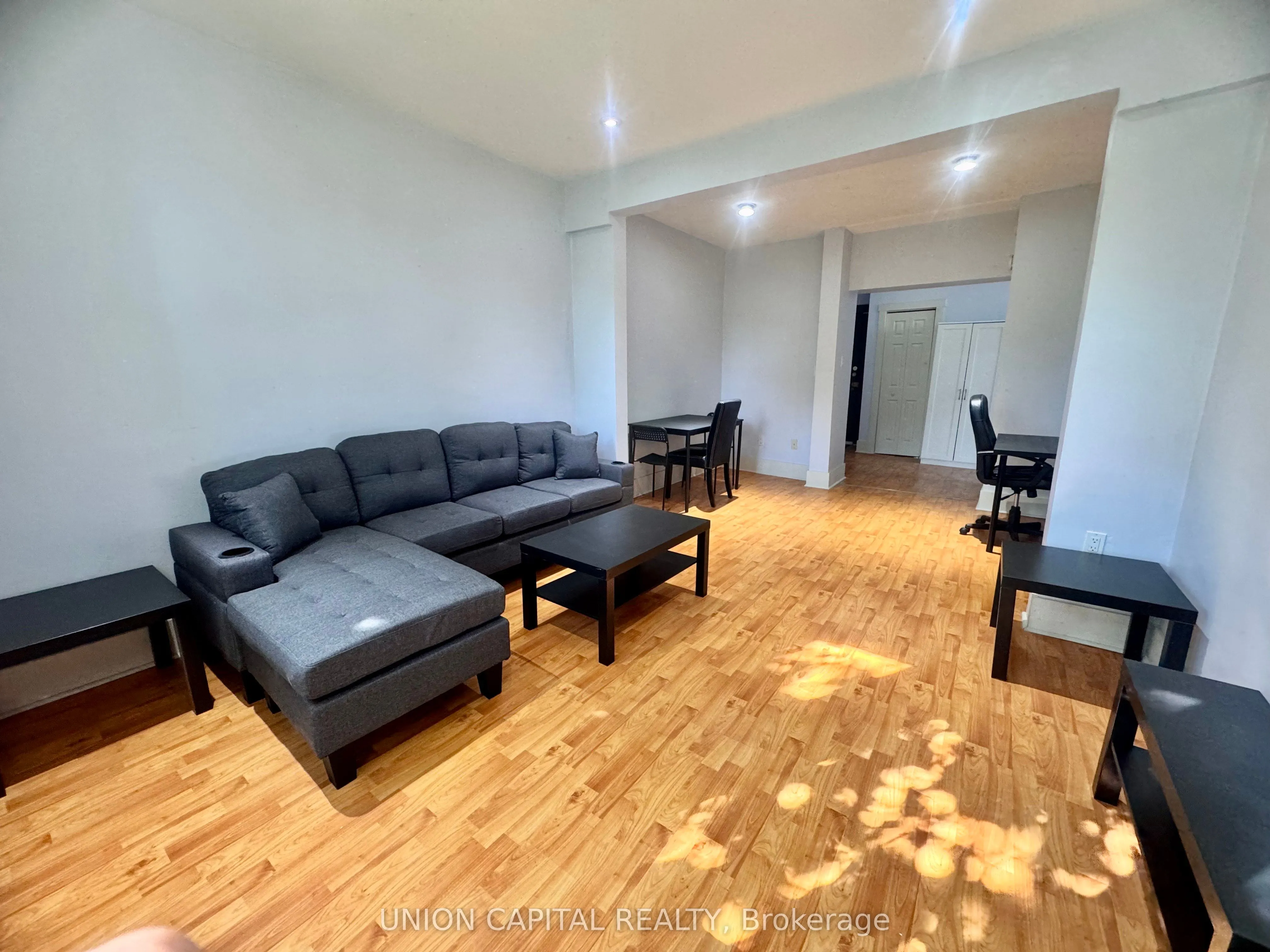 285 King Street W, #24