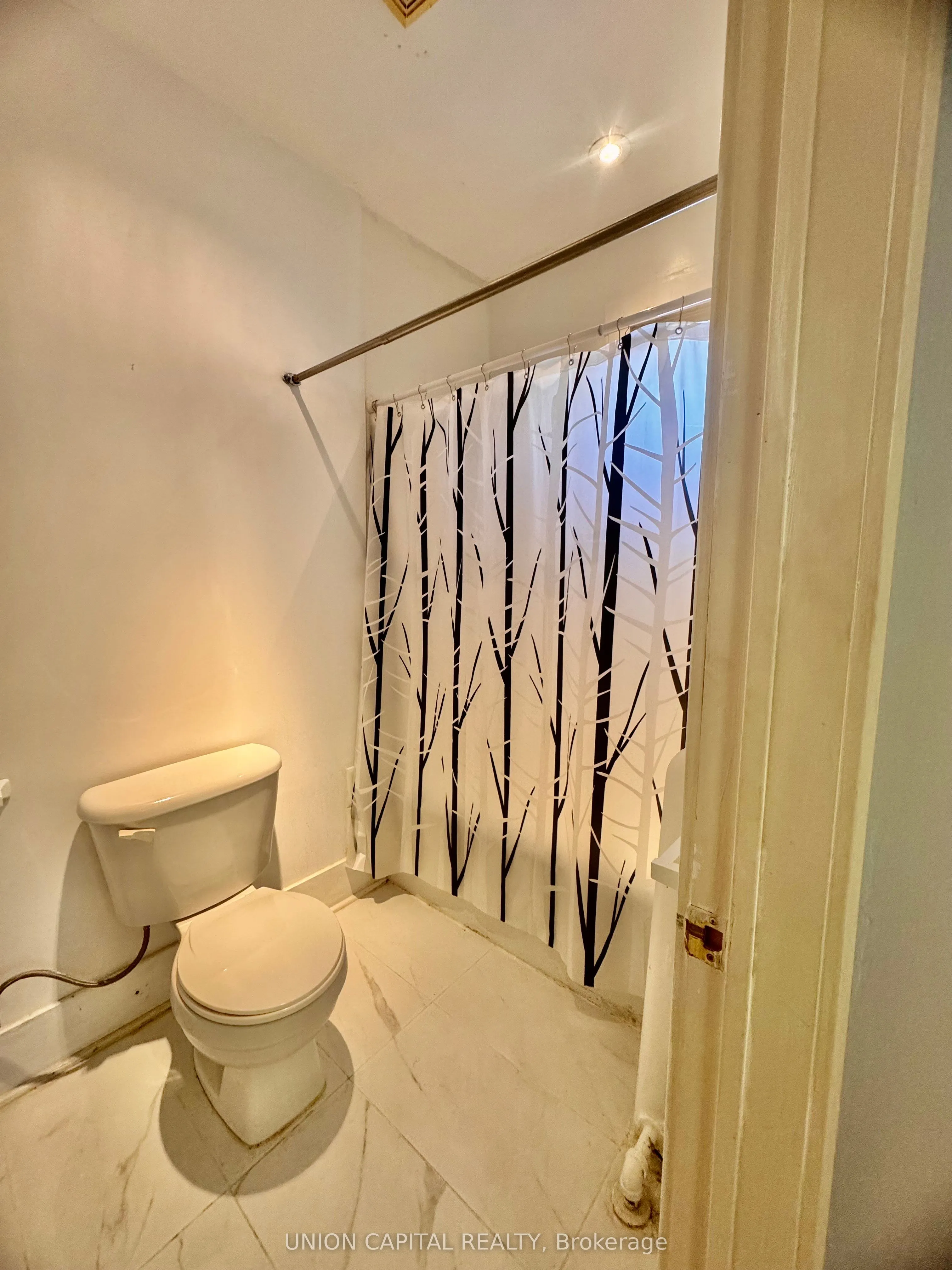 285 King Street W, #24