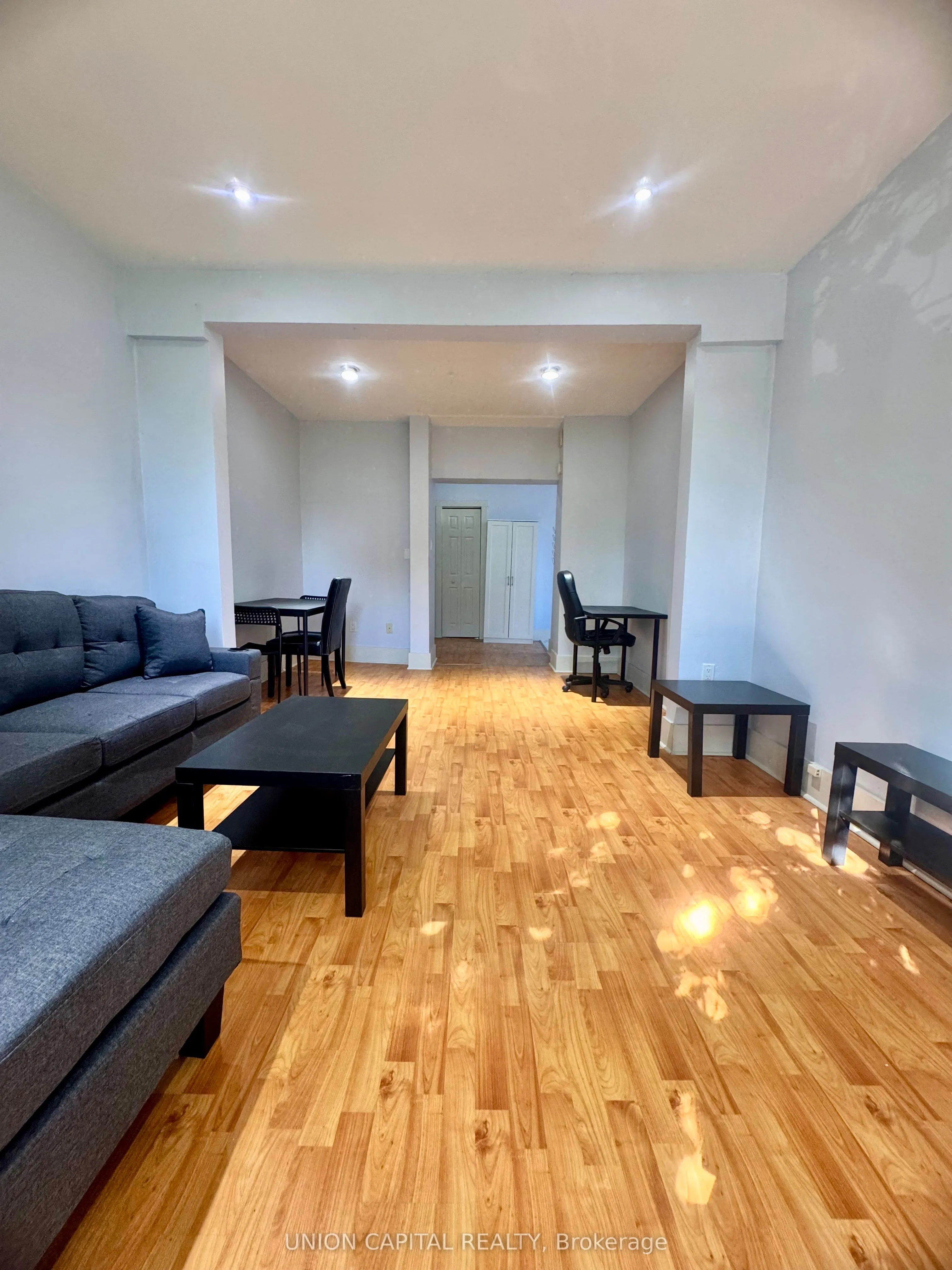 285 King Street W, #24