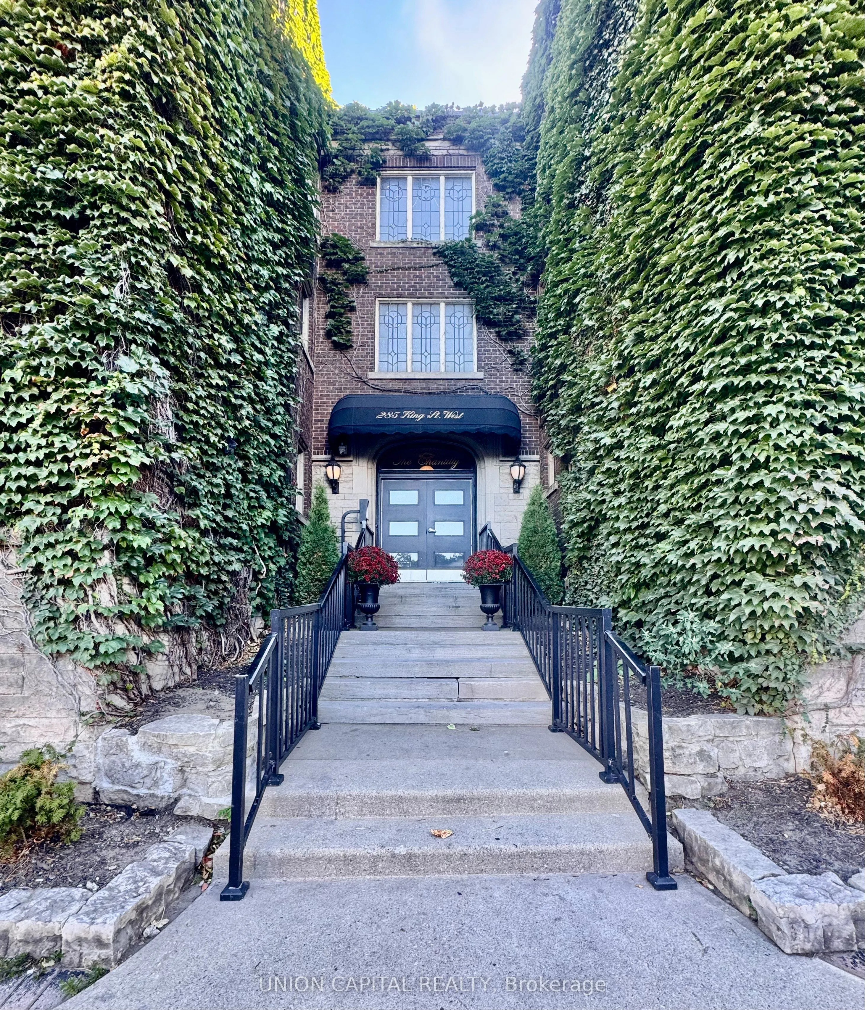 285 King Street W, #24