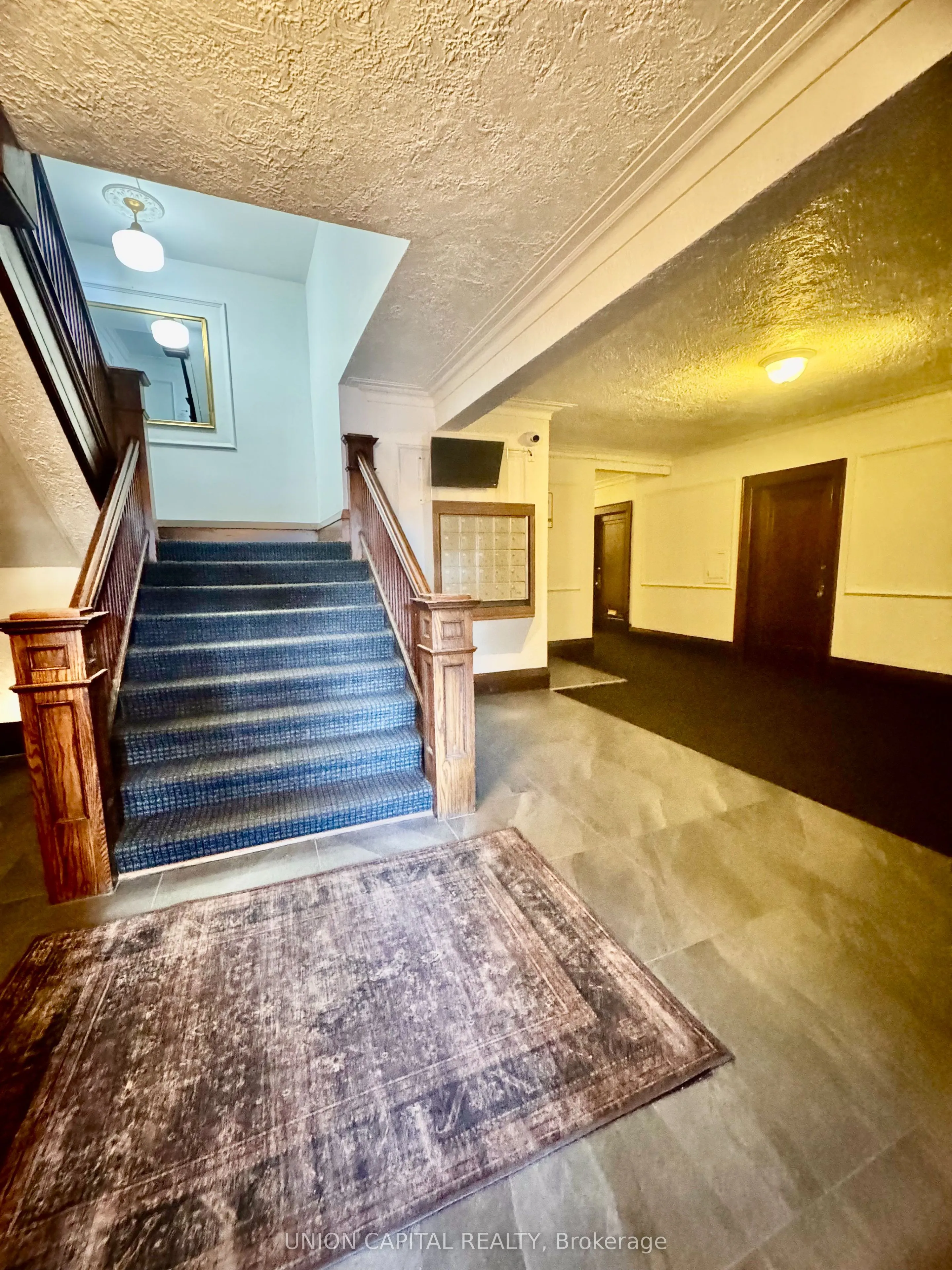 285 King Street W, #24