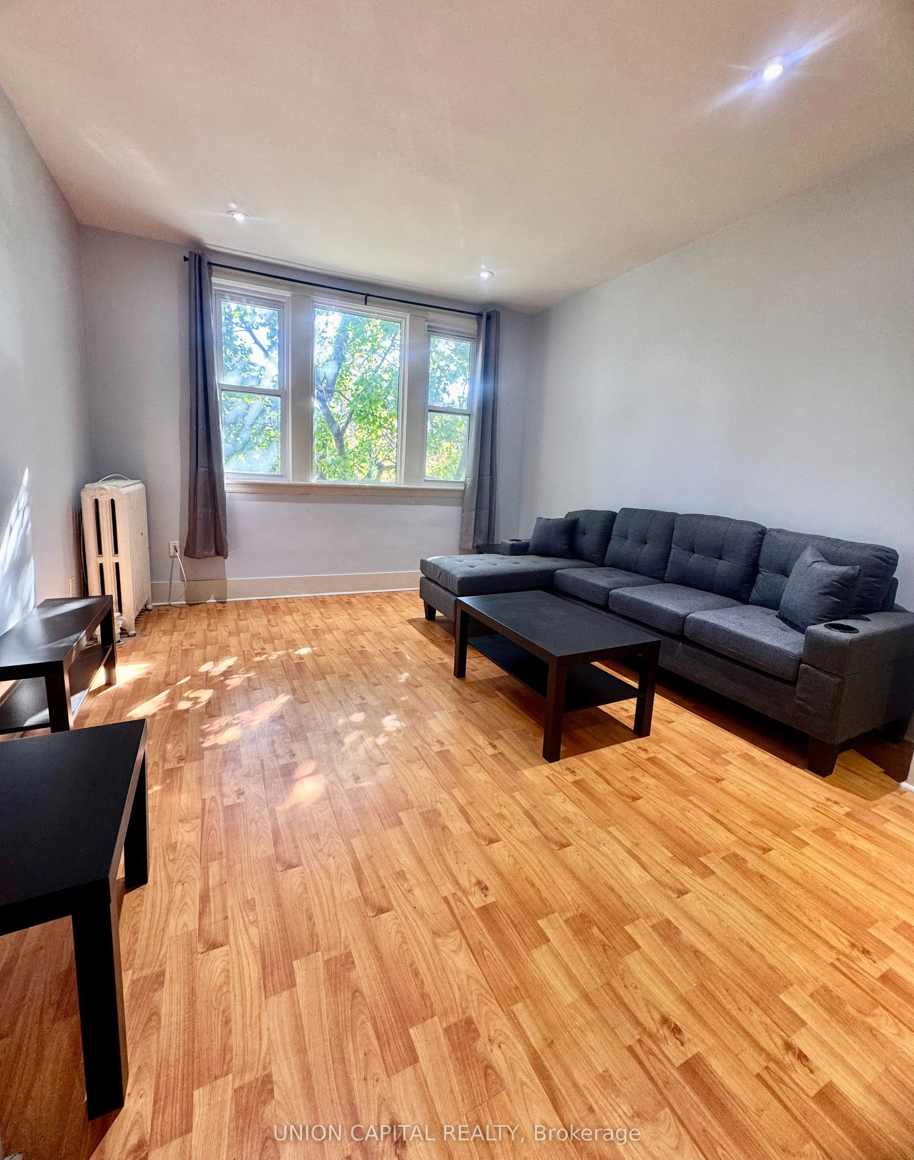 285 King Street W, #24