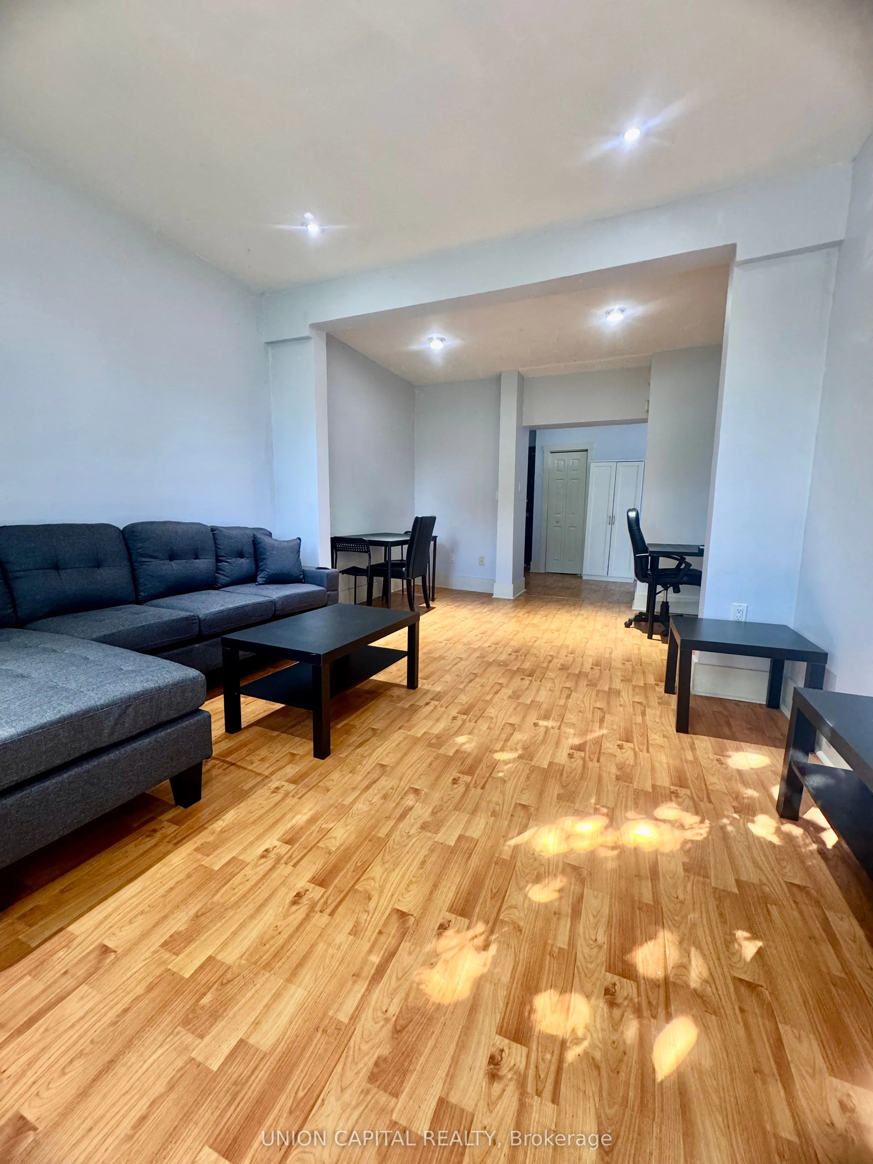 285 King Street W, #24