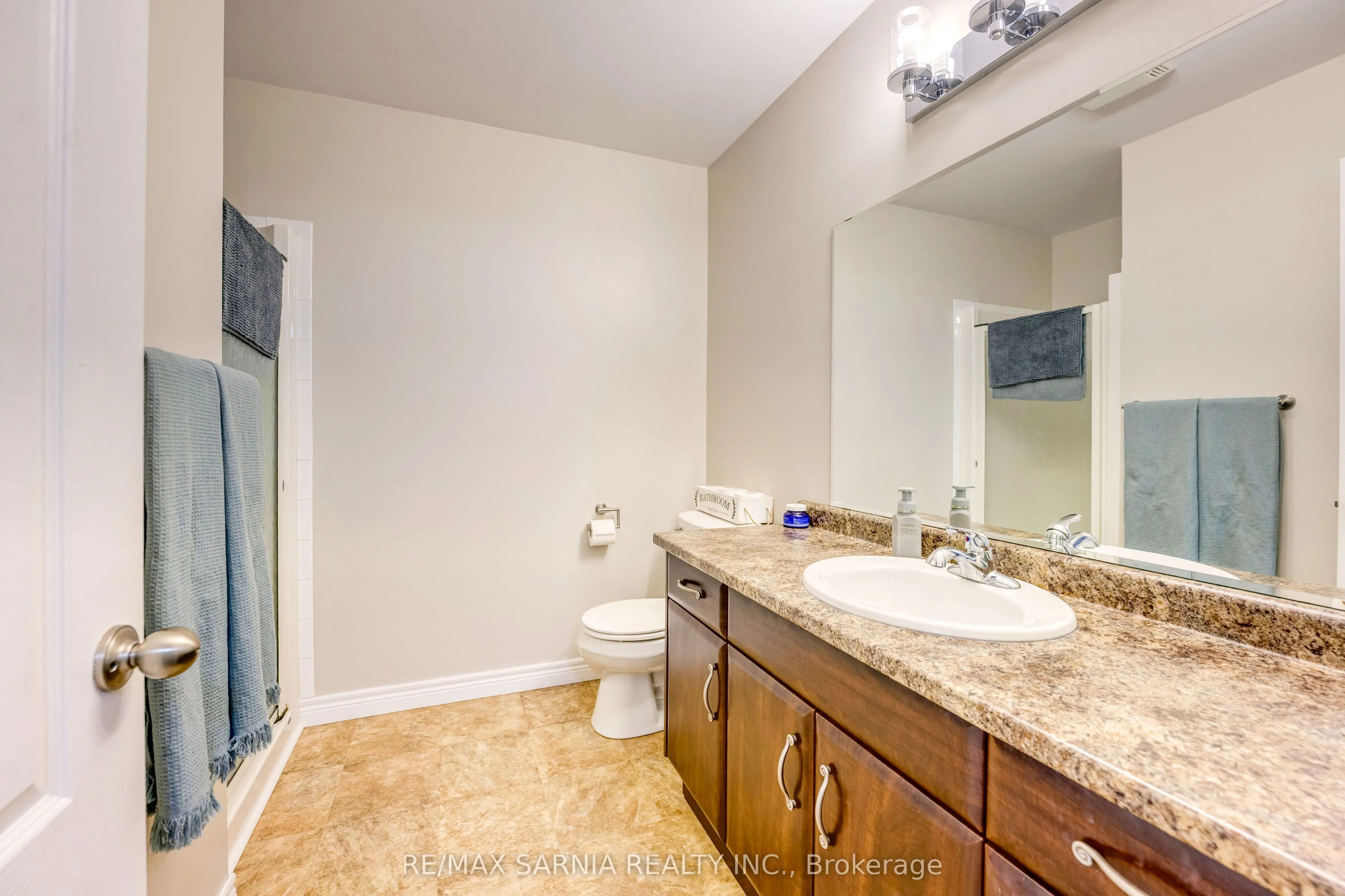 699 BENTINCK Drive
