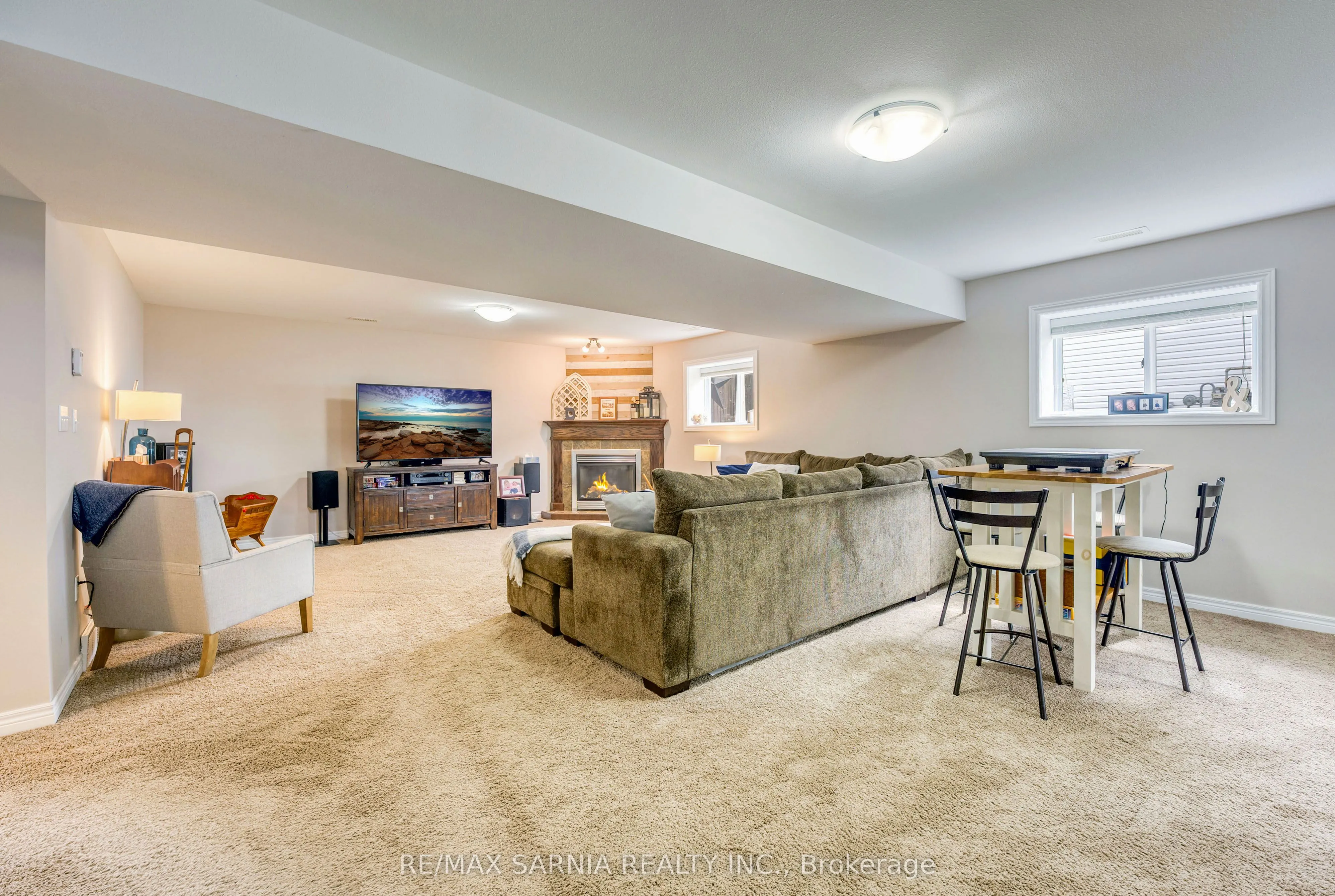 699 BENTINCK Drive