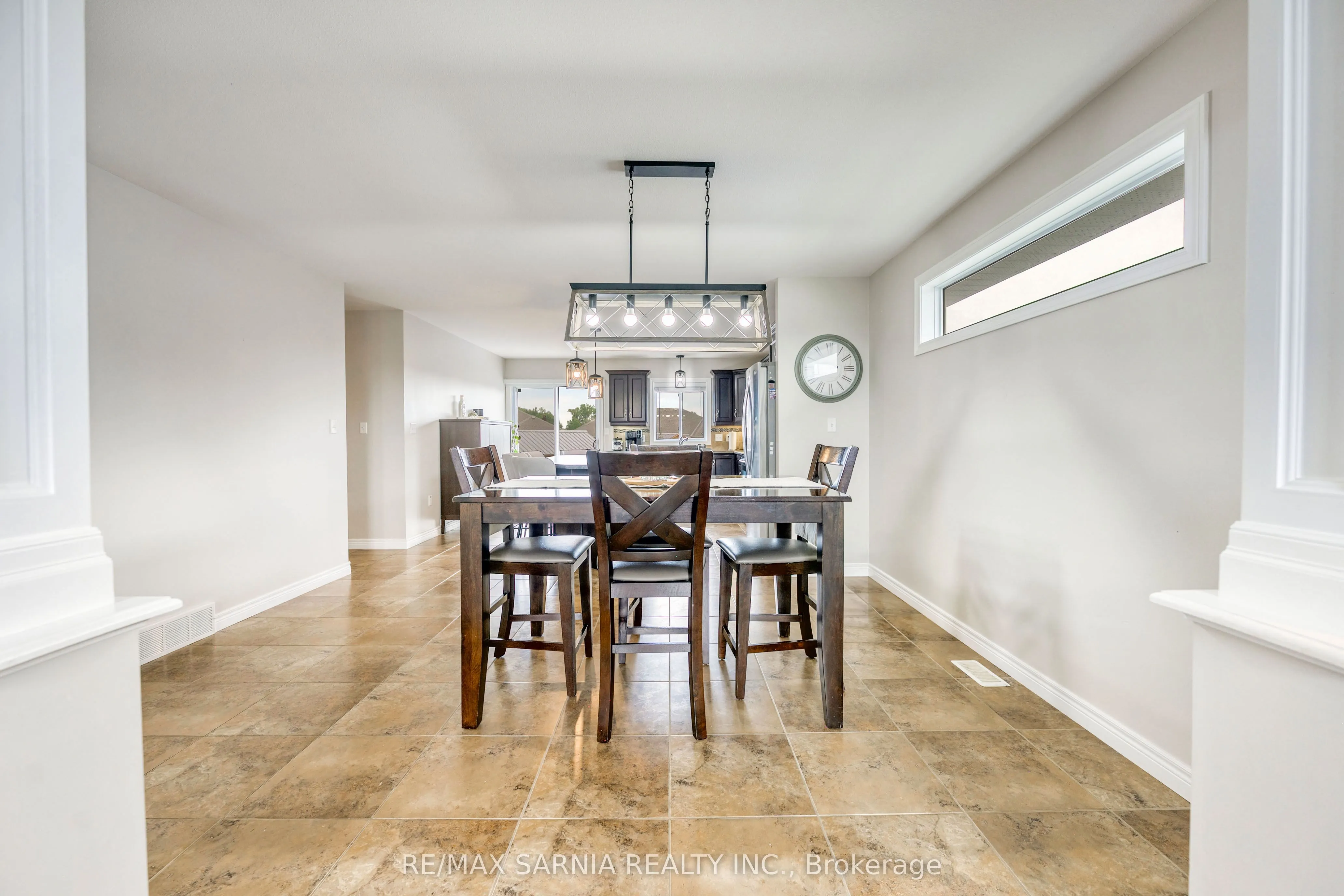 699 BENTINCK Drive