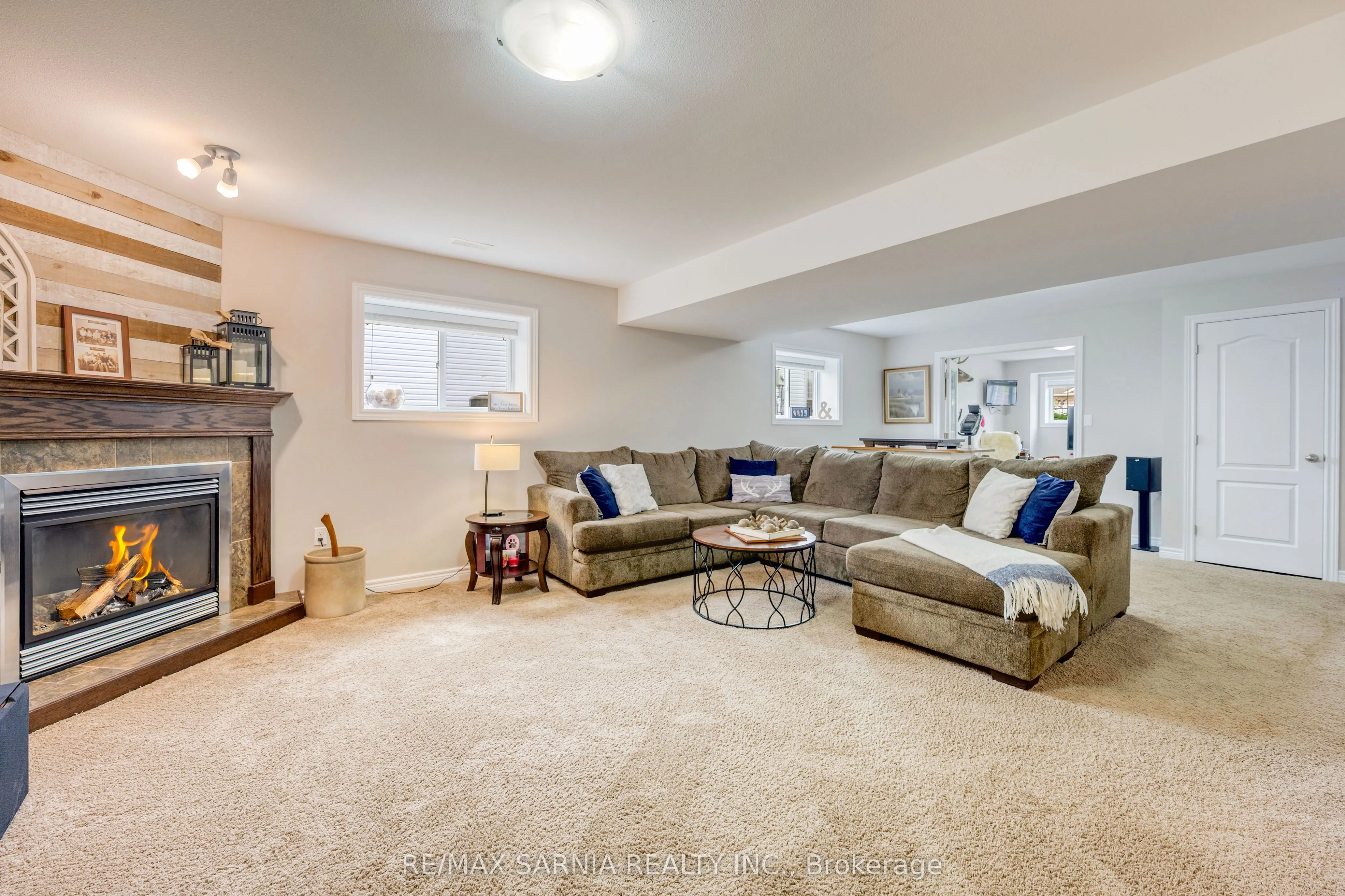 699 BENTINCK Drive