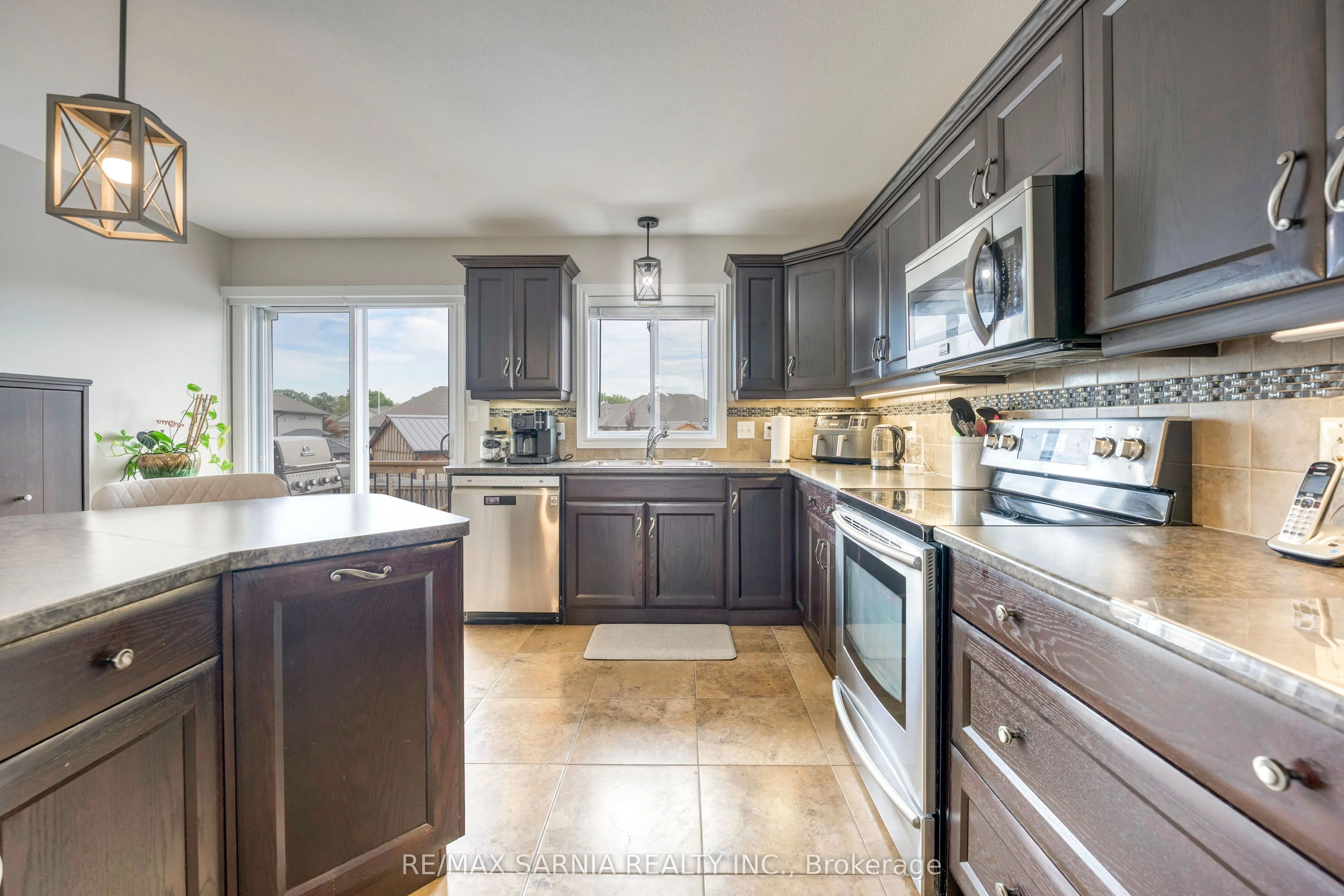 699 BENTINCK Drive
