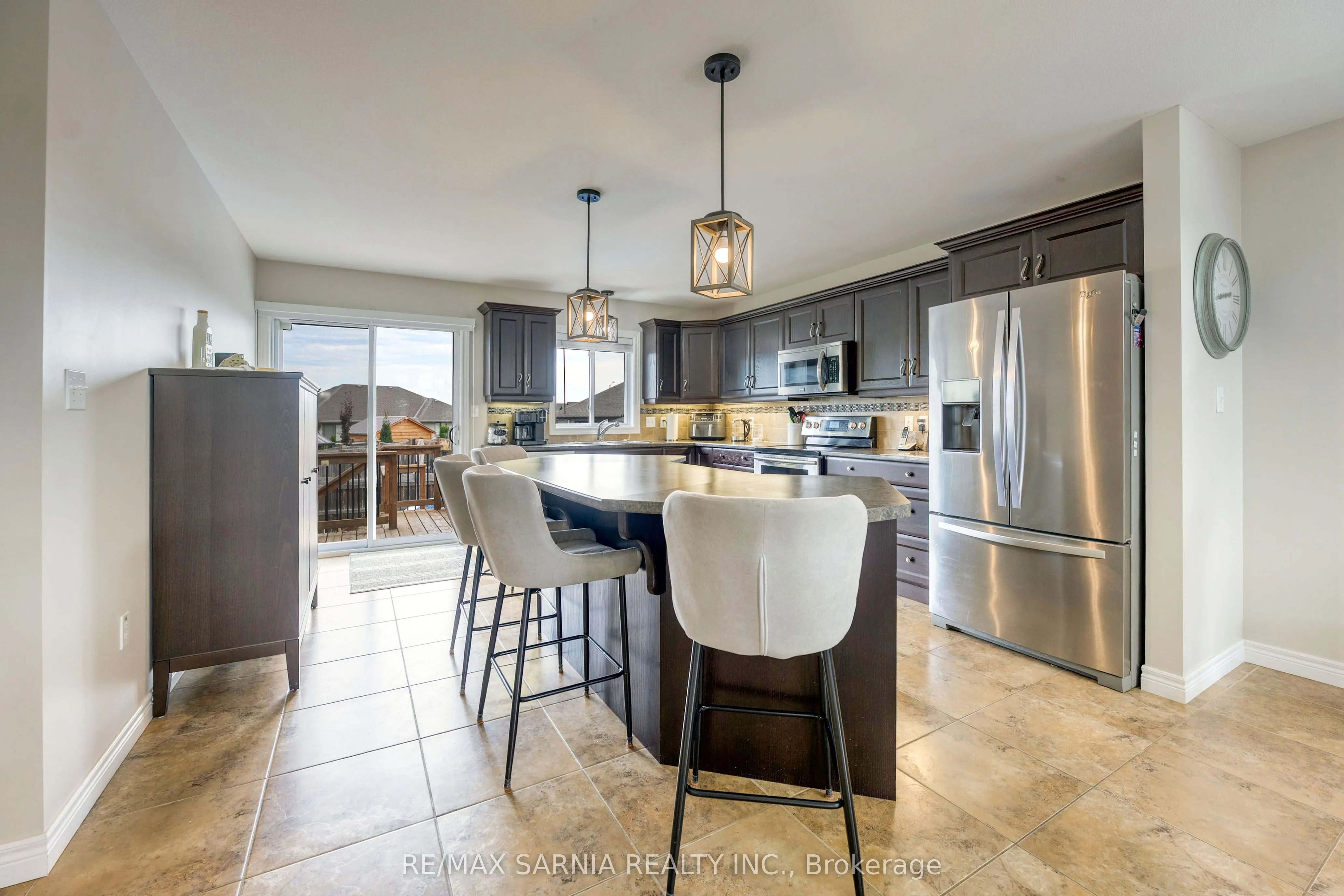 699 BENTINCK Drive
