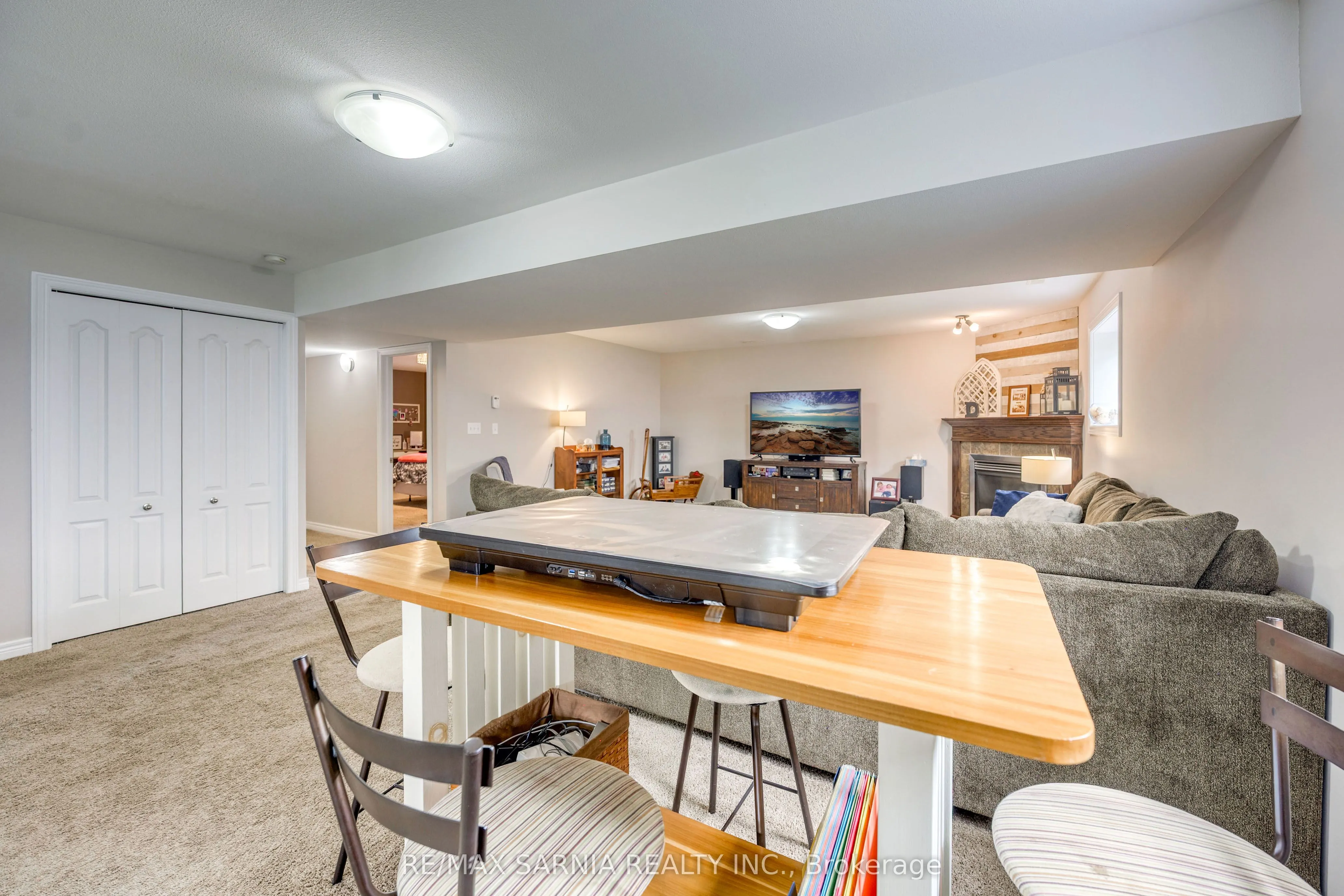 699 BENTINCK Drive