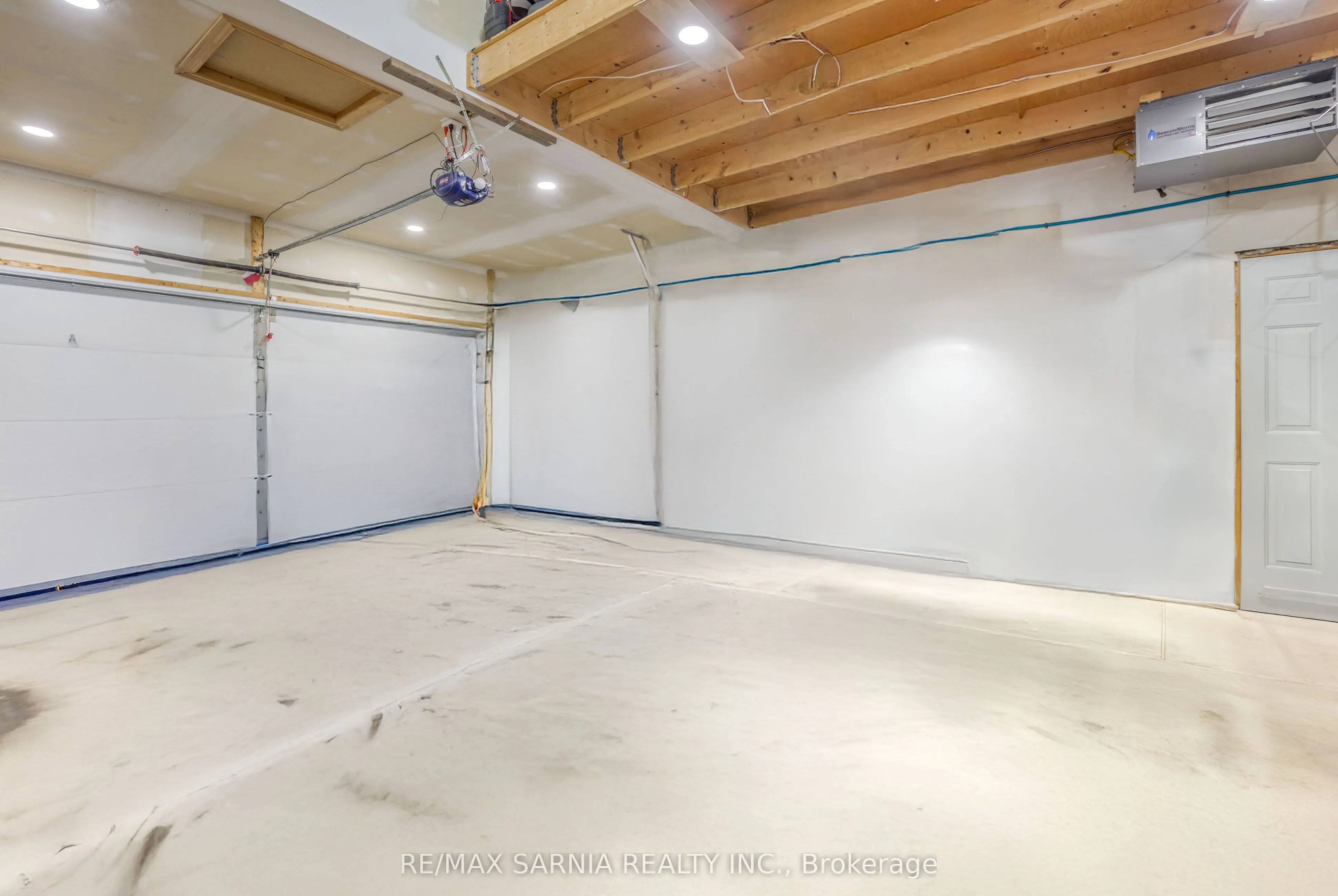 699 BENTINCK Drive