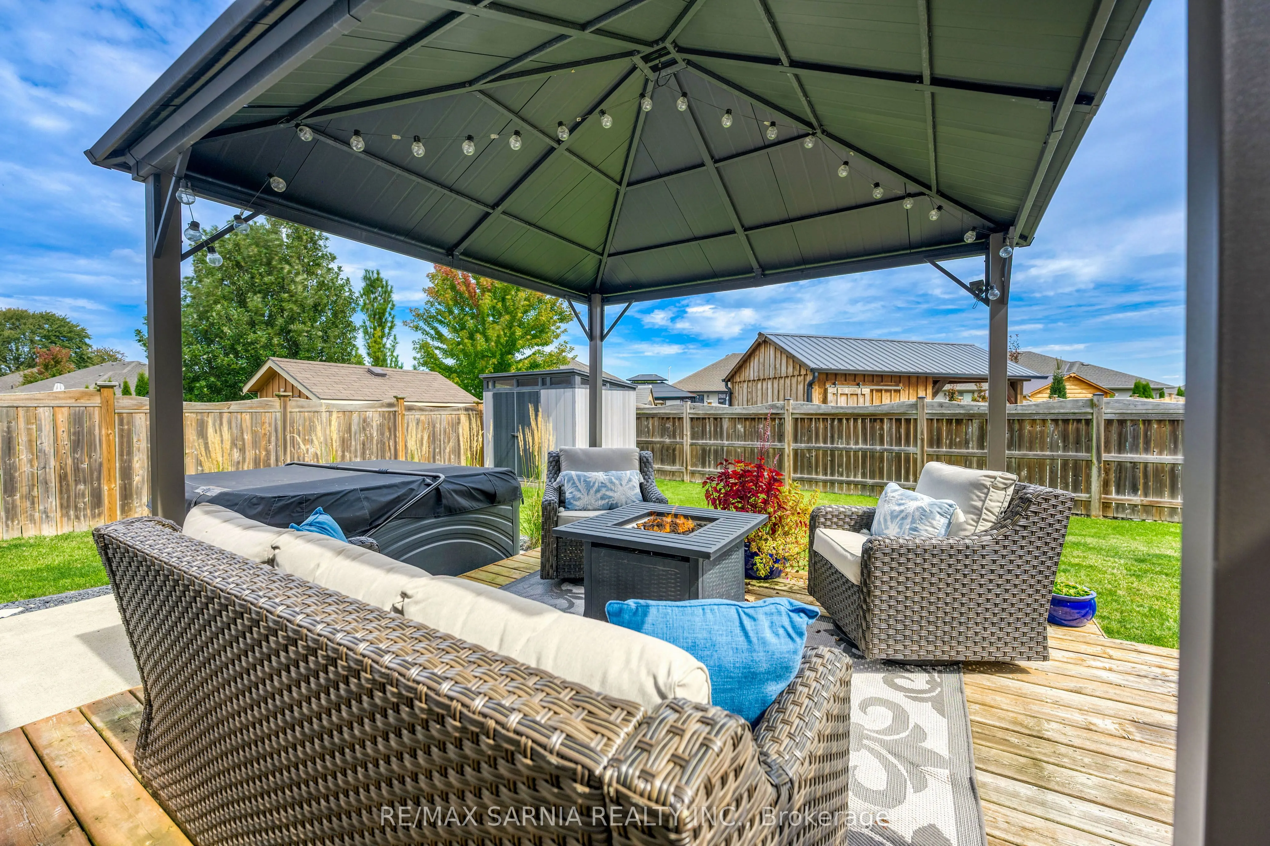 699 BENTINCK Drive
