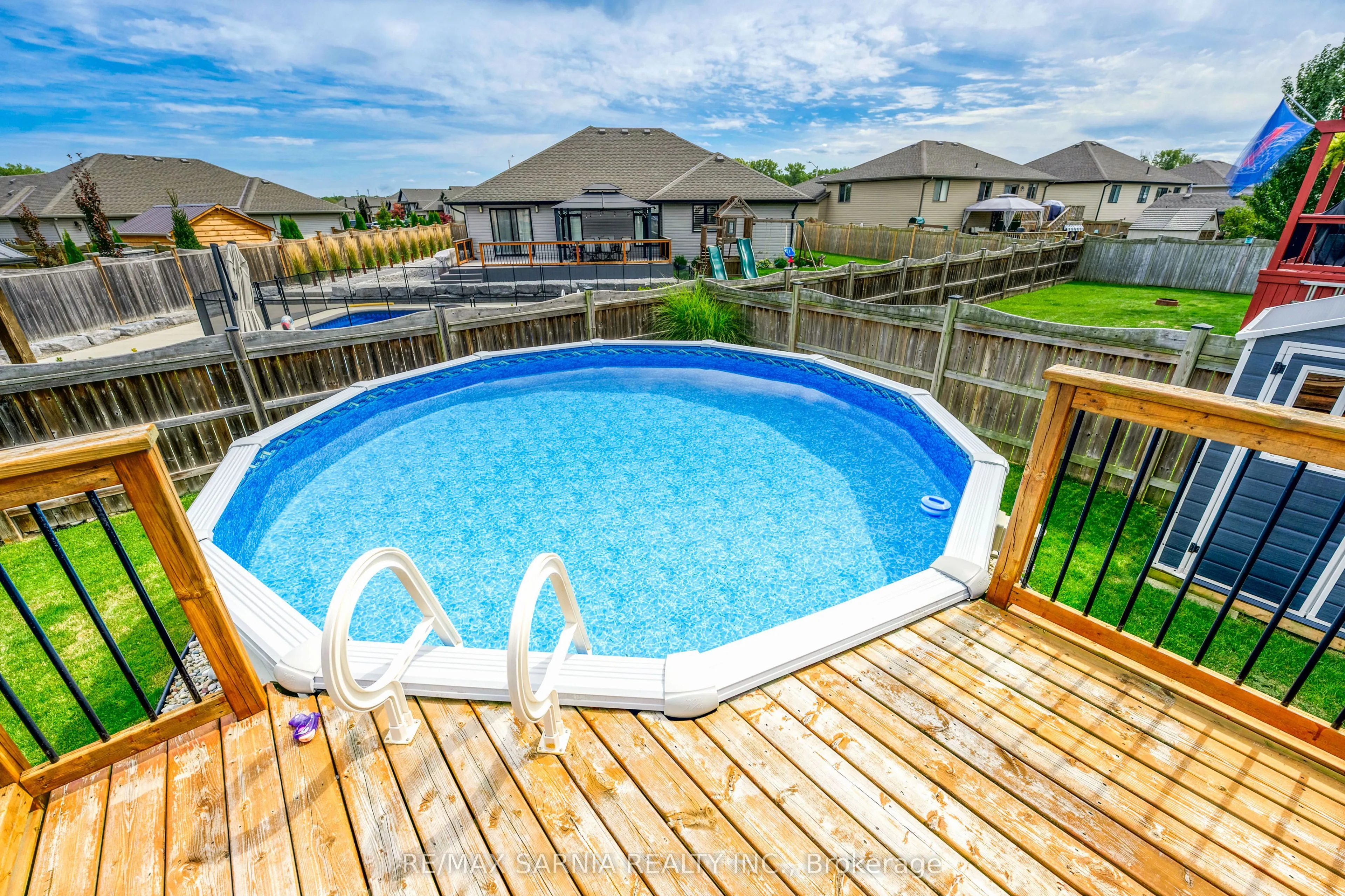 699 BENTINCK Drive