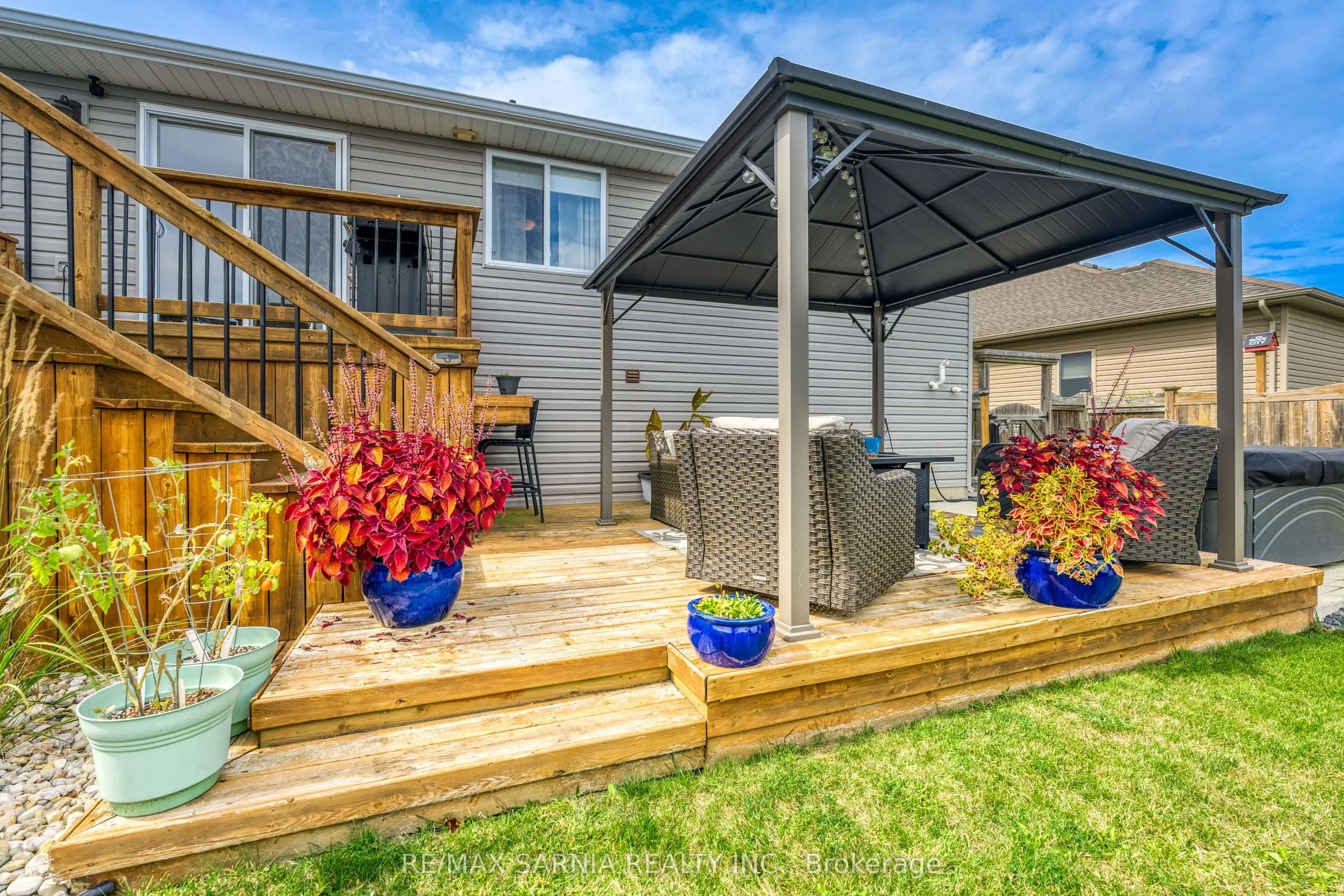 699 BENTINCK Drive