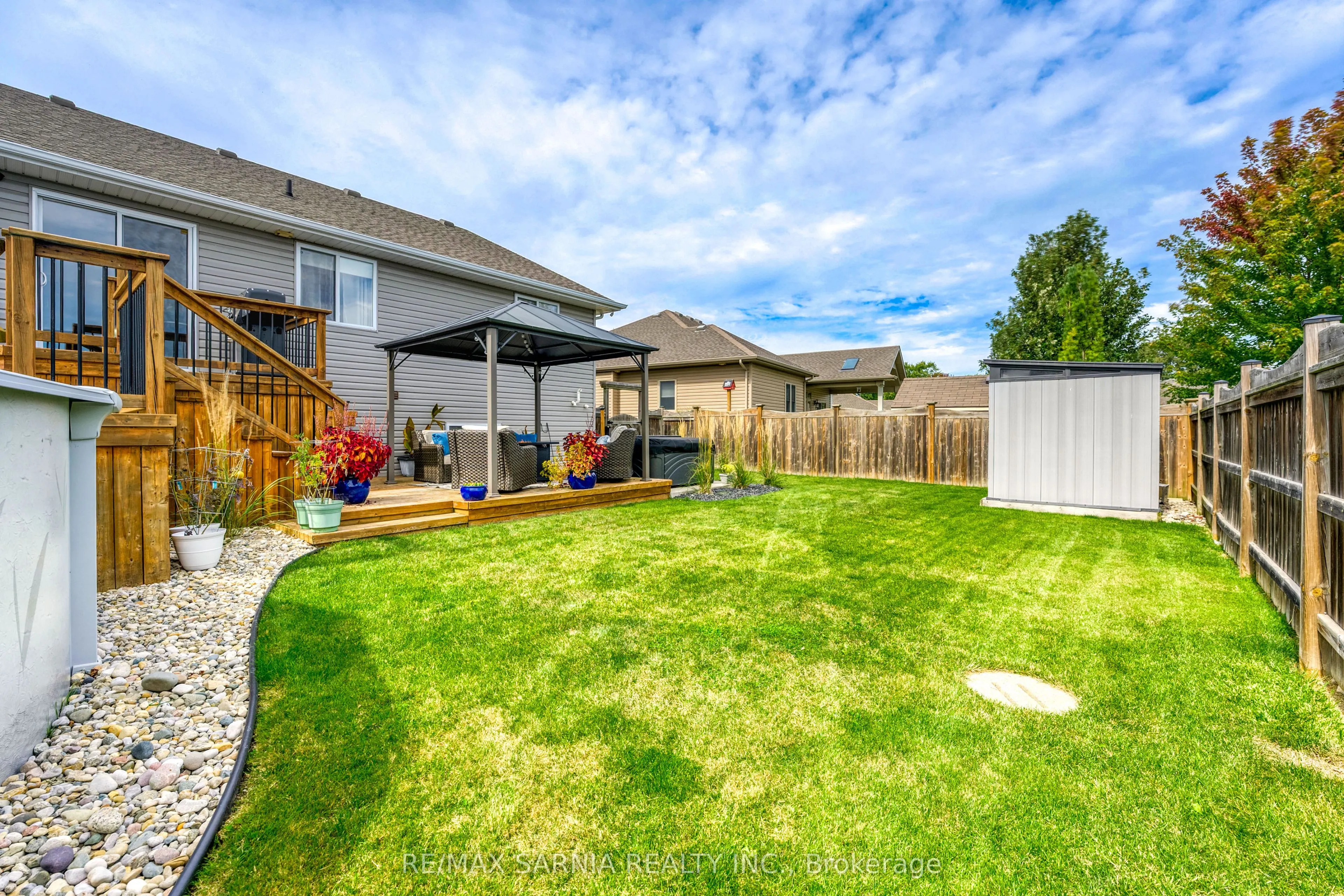 699 BENTINCK Drive