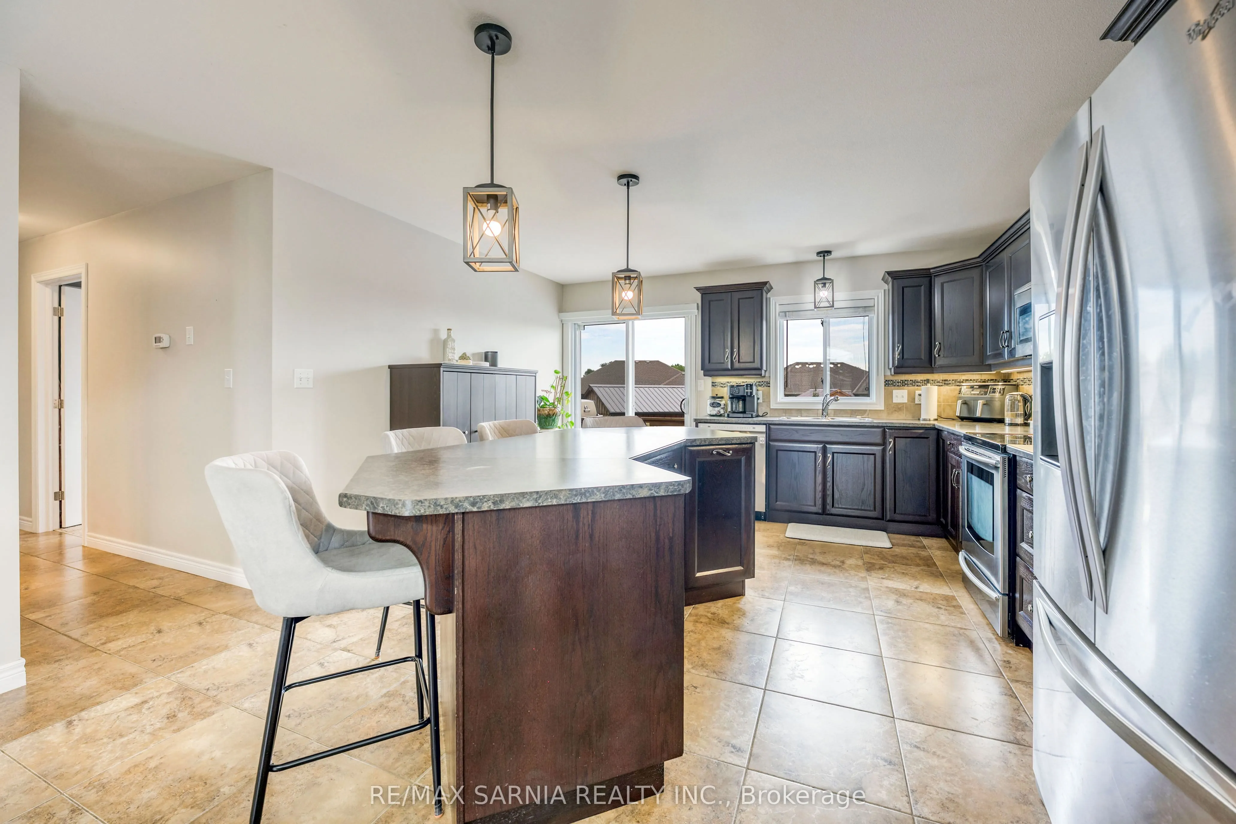 699 BENTINCK Drive