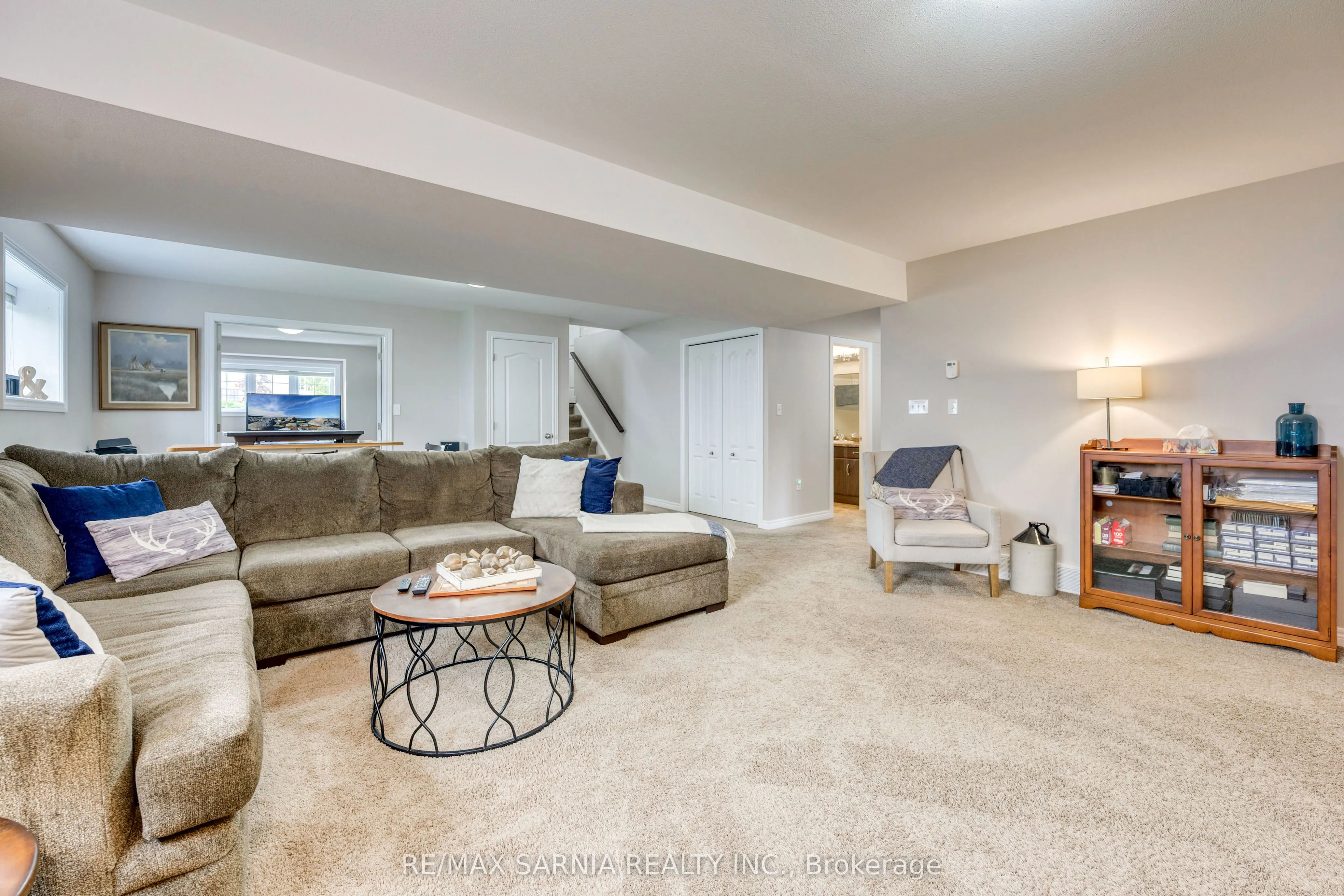 699 BENTINCK Drive
