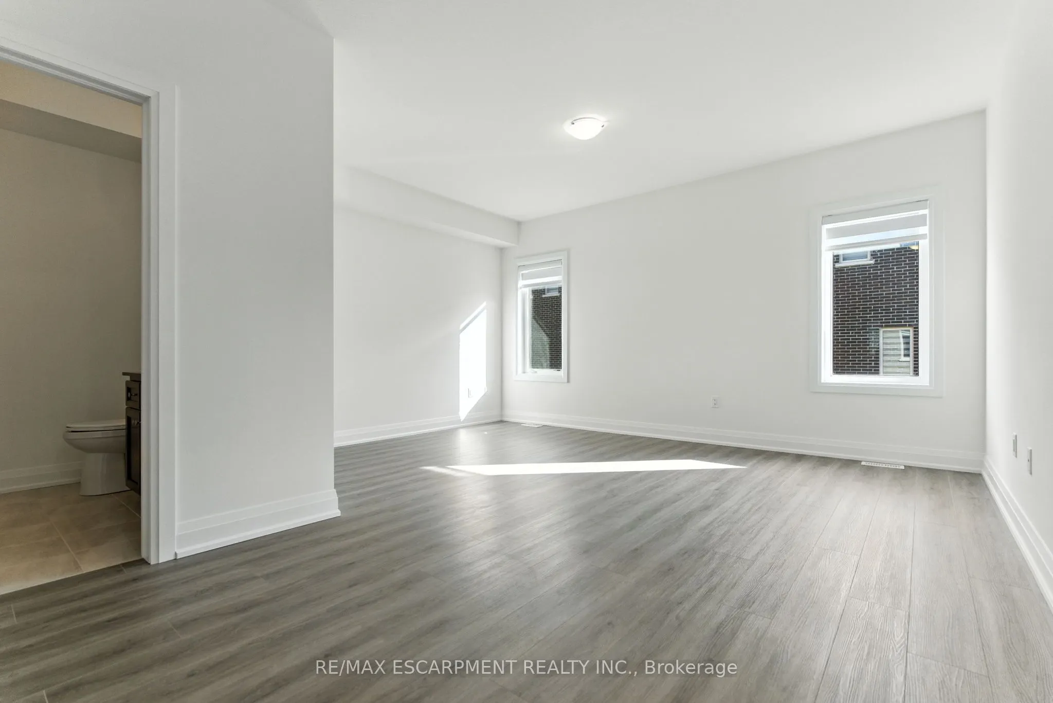 4 Clear Valley Lane