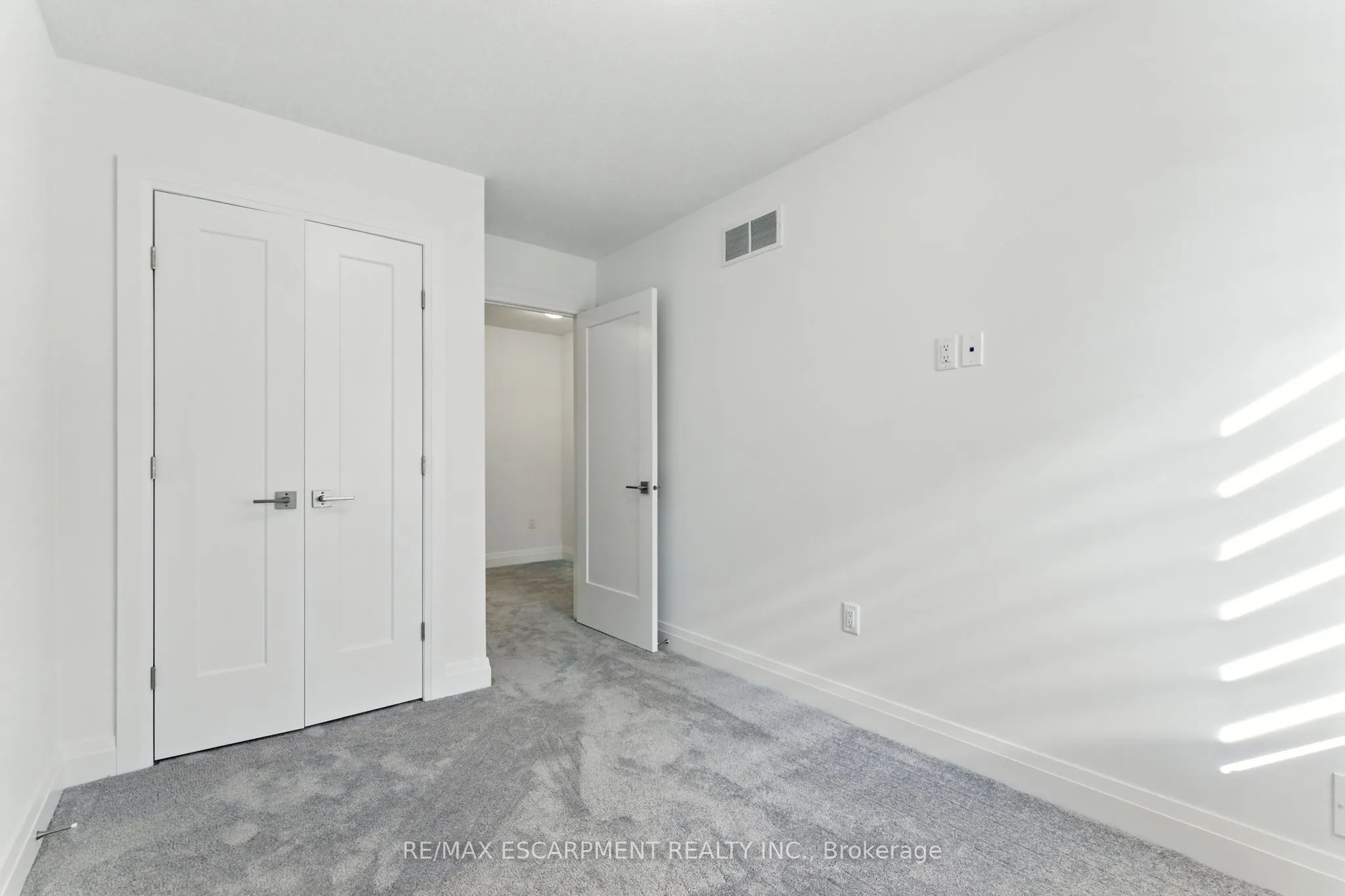 4 Clear Valley Lane