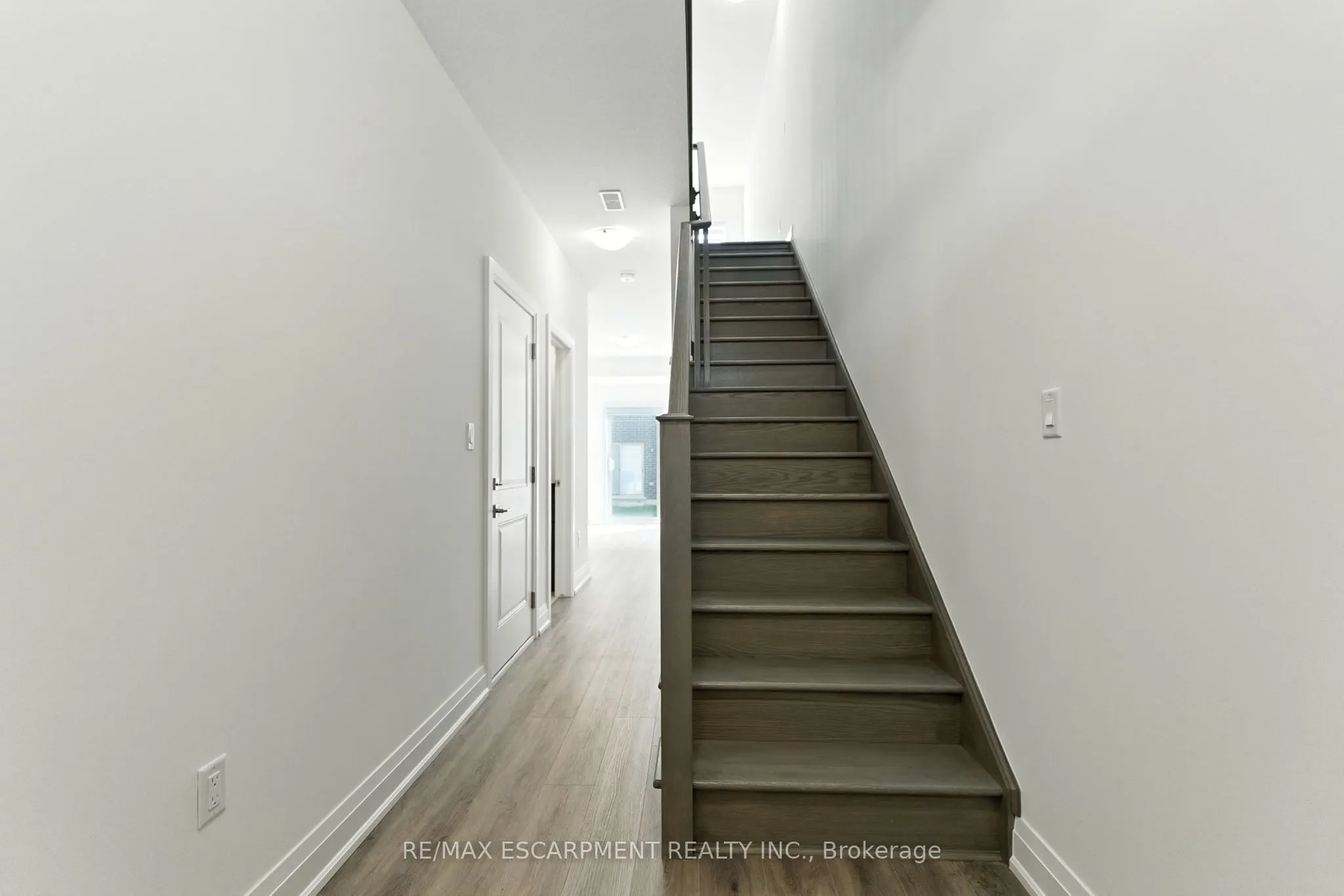 4 Clear Valley Lane