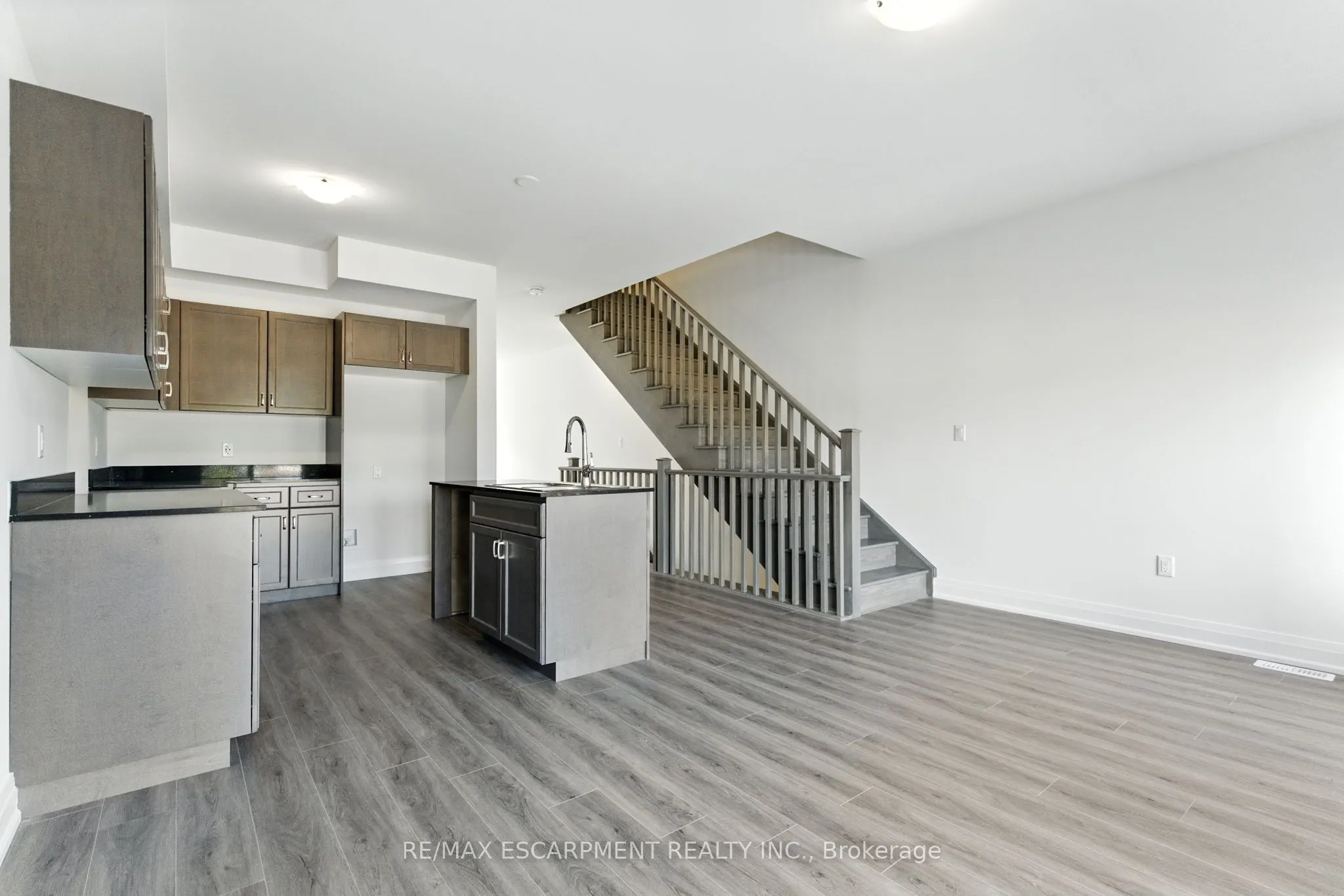 4 Clear Valley Lane