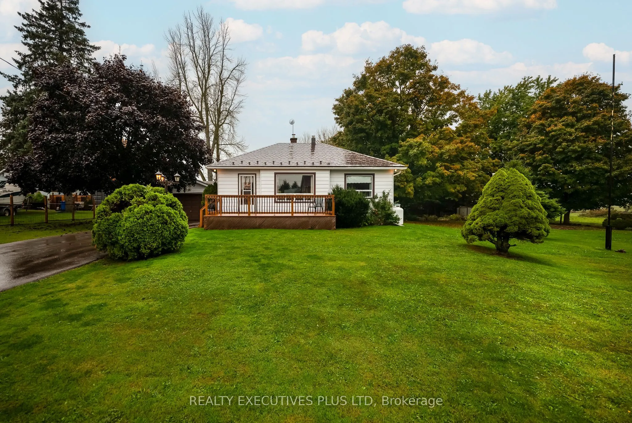 112420 Grey Road 14 Road
