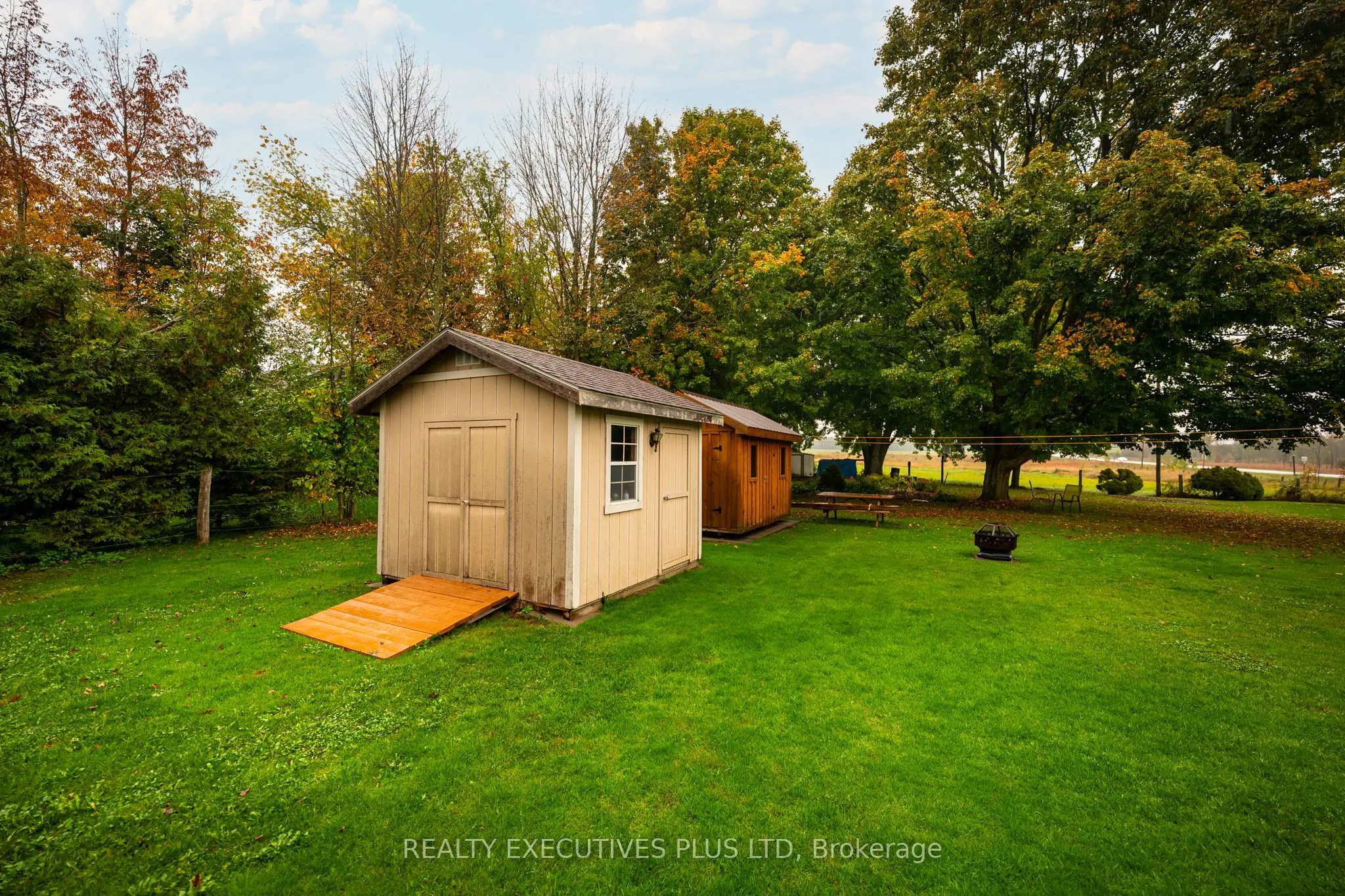 112420 Grey Road 14 Road