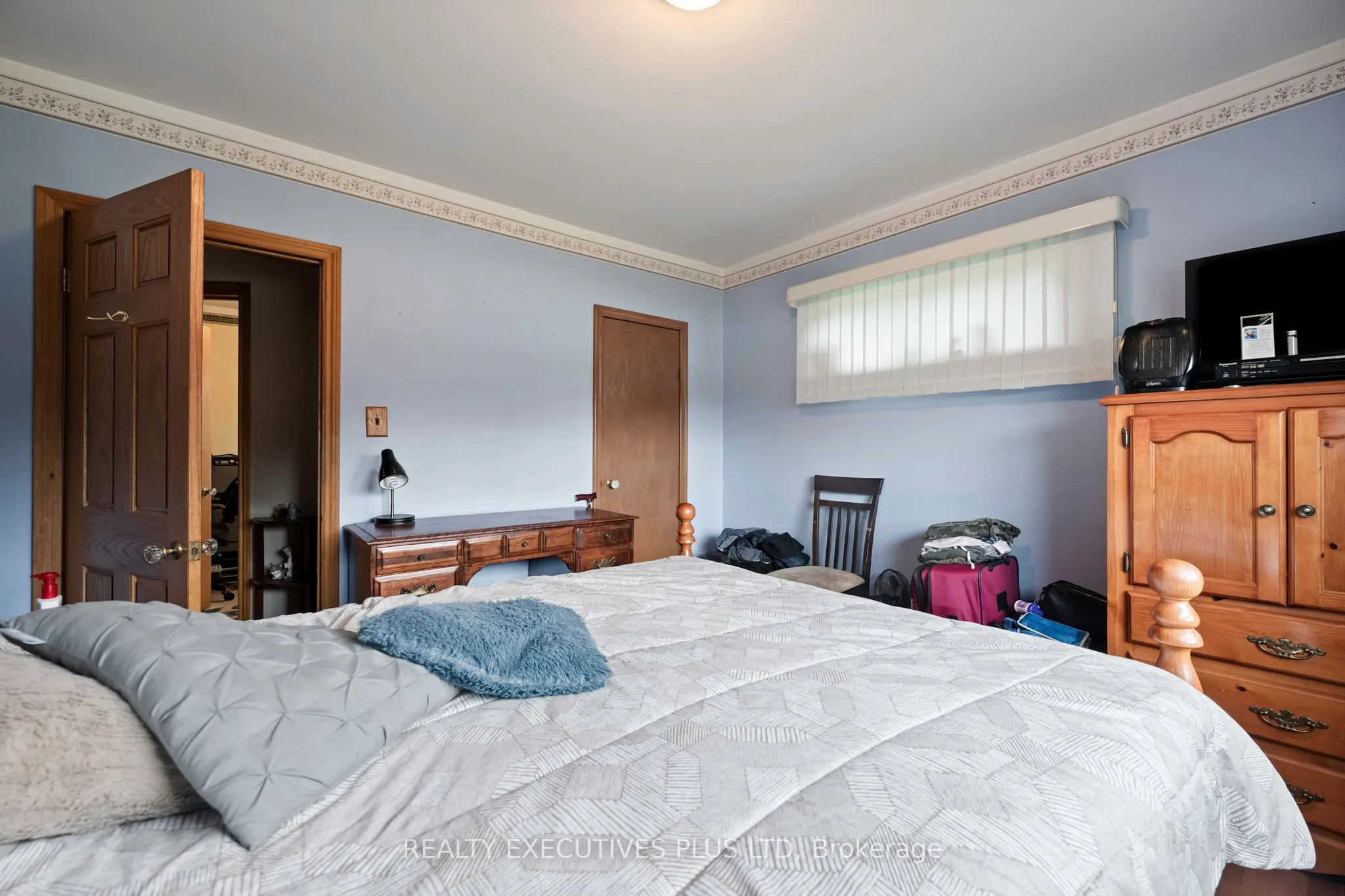 112420 Grey Road 14 Road