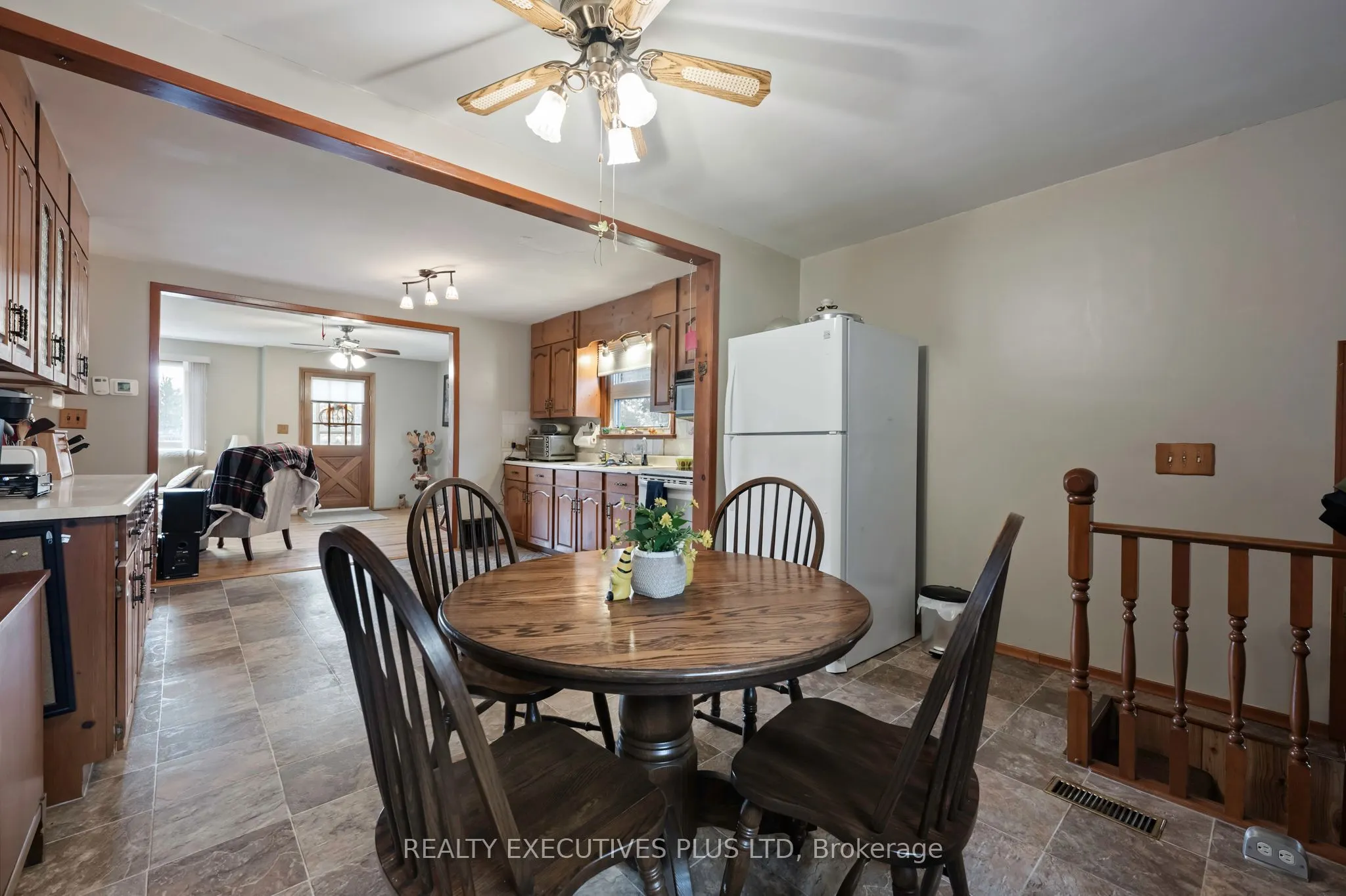 112420 Grey Road 14 Road