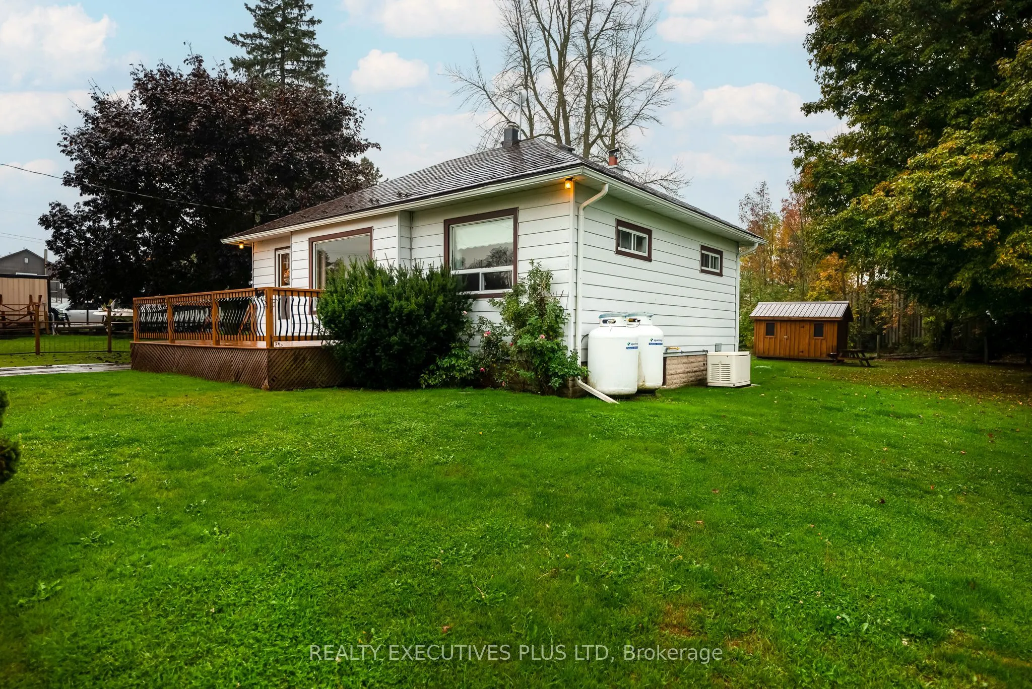 112420 Grey Road 14 Road