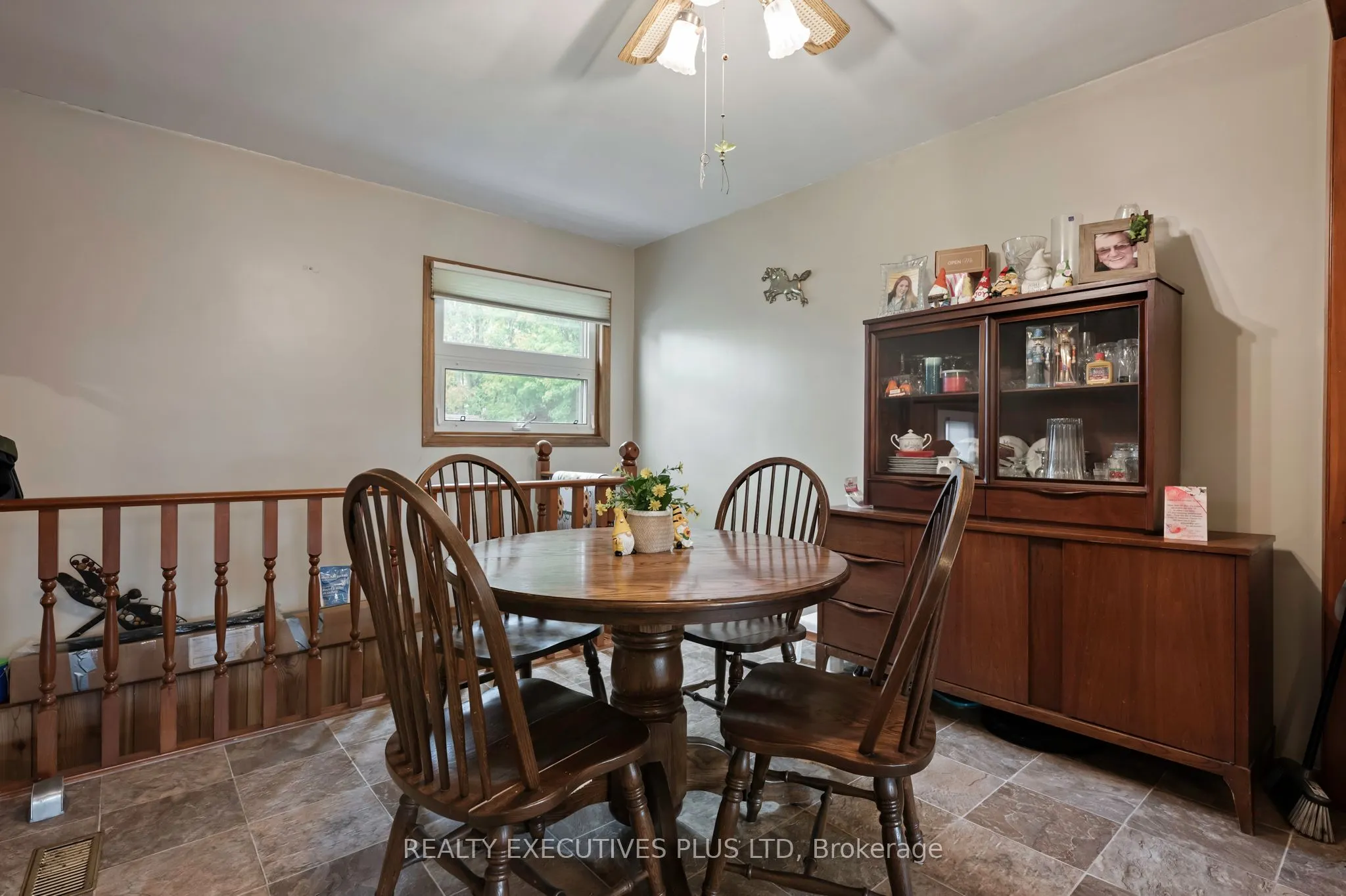 112420 Grey Road 14 Road