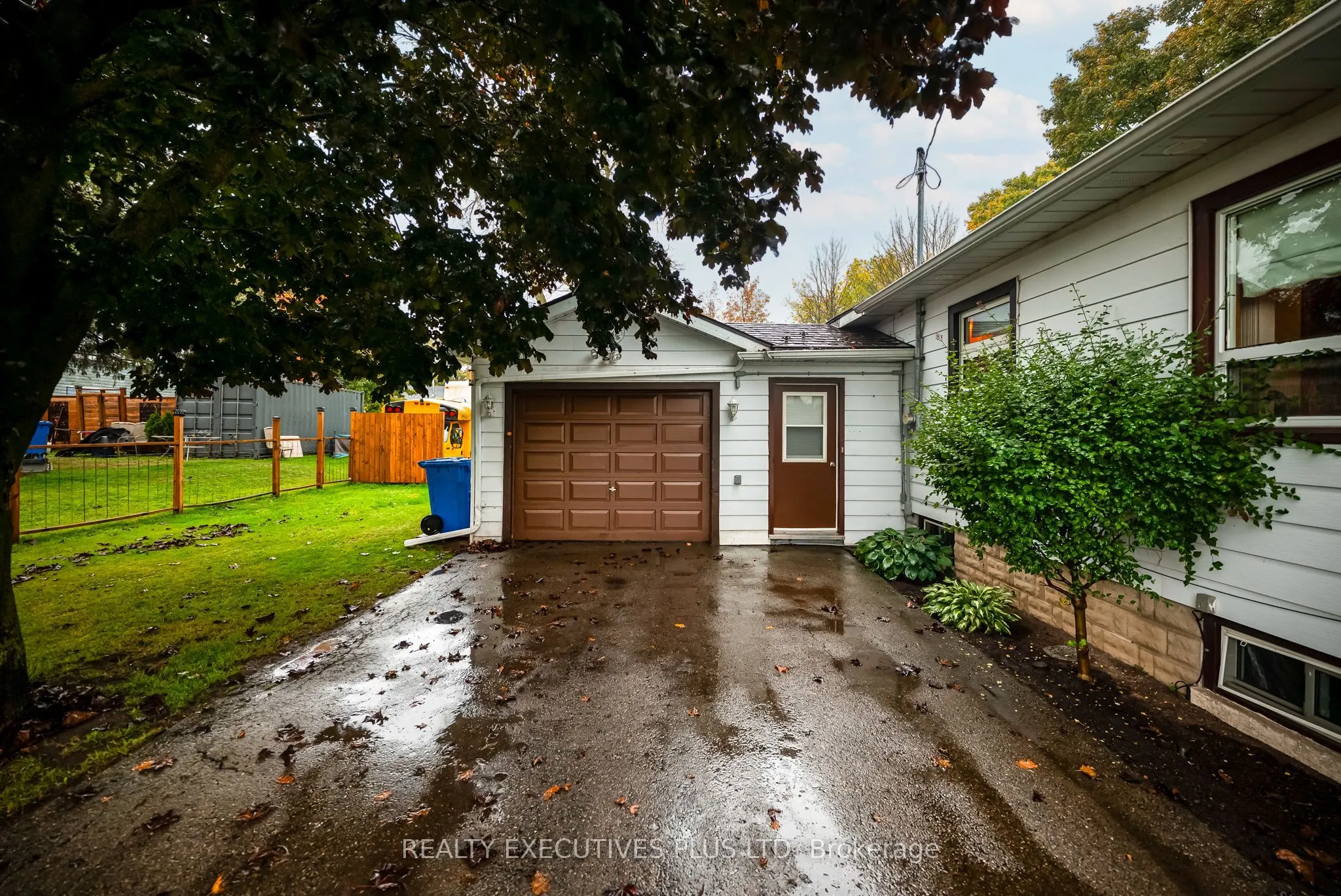 112420 Grey Road 14 Road