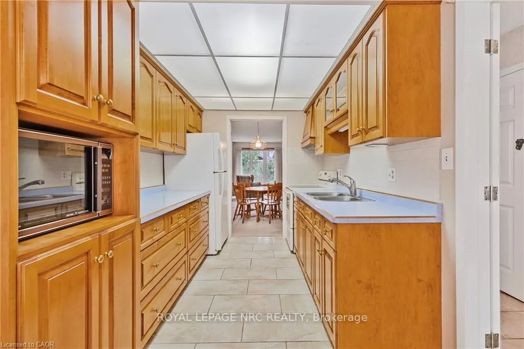 4 Rossmore Avenue, #5