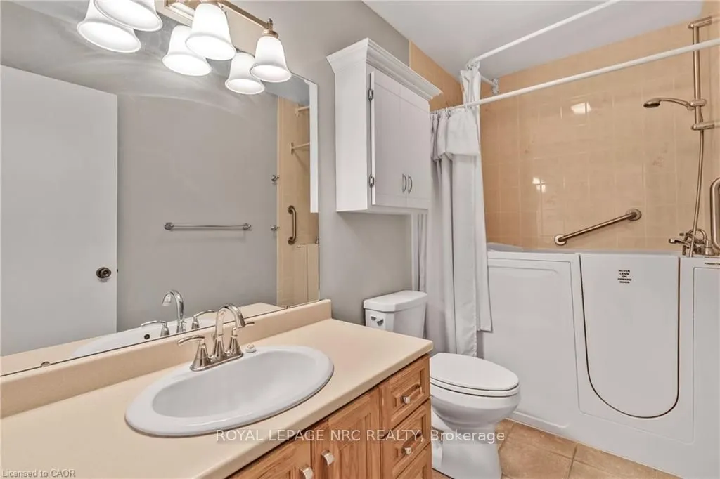 4 Rossmore Avenue, #5