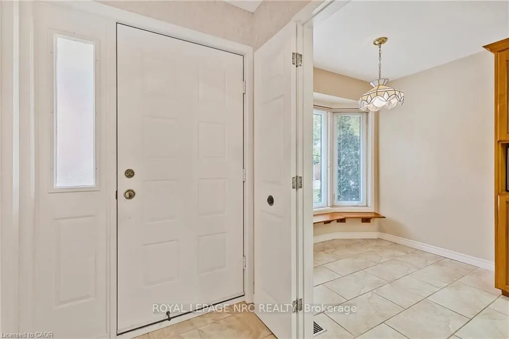 4 Rossmore Avenue, #5