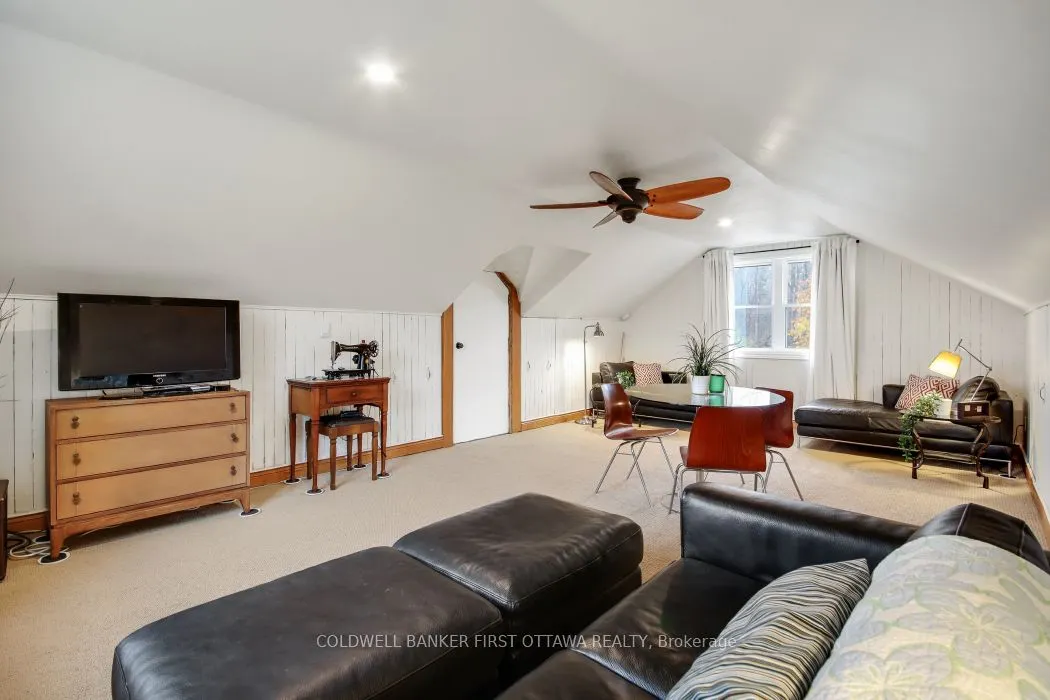 2060 Fifth Line Road