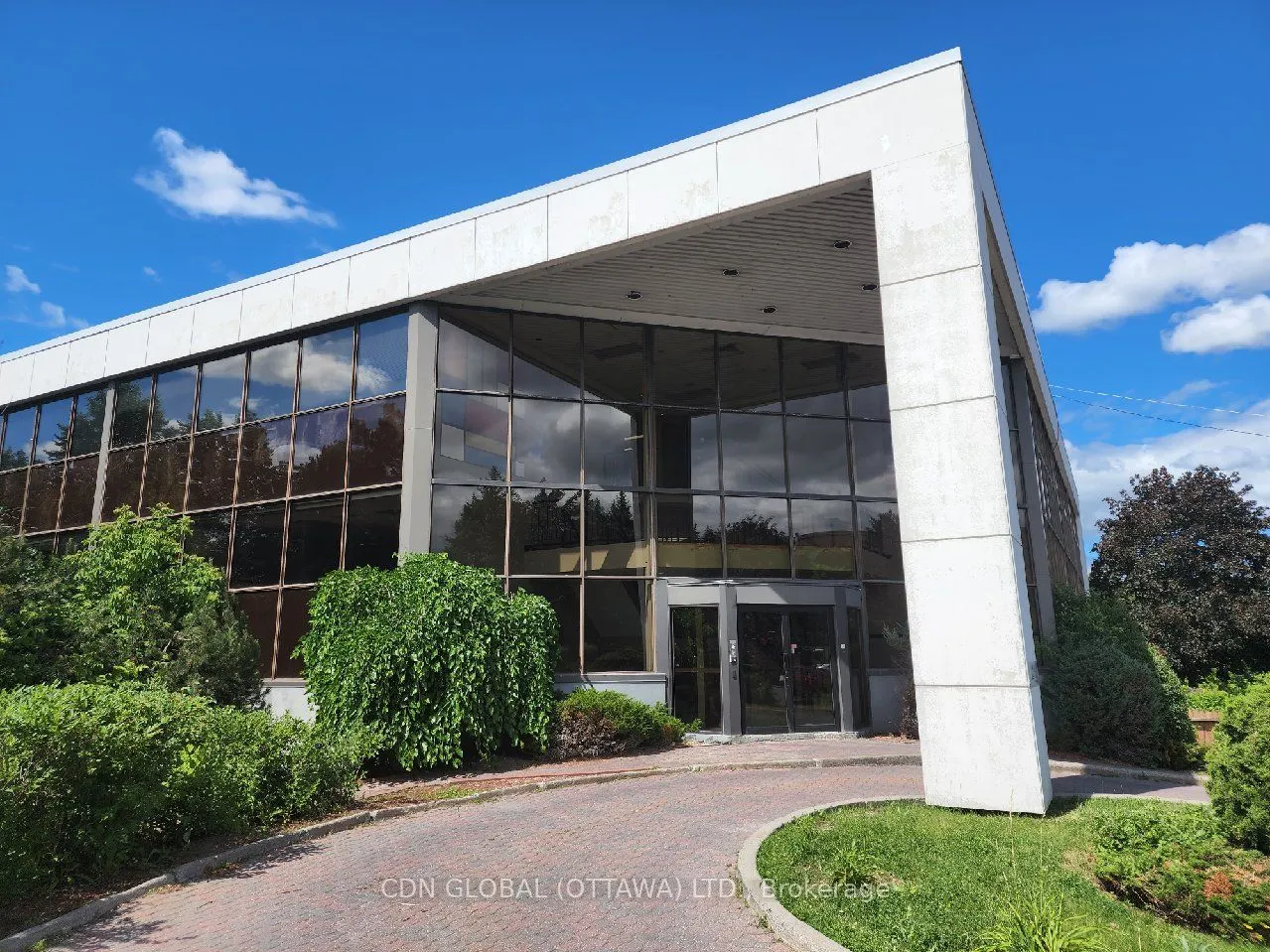 2255 St Laurent Boulevard, #330