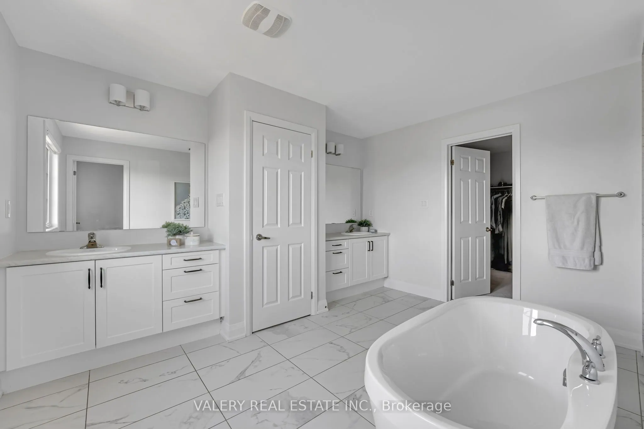 233 Mcfarlane Crescent