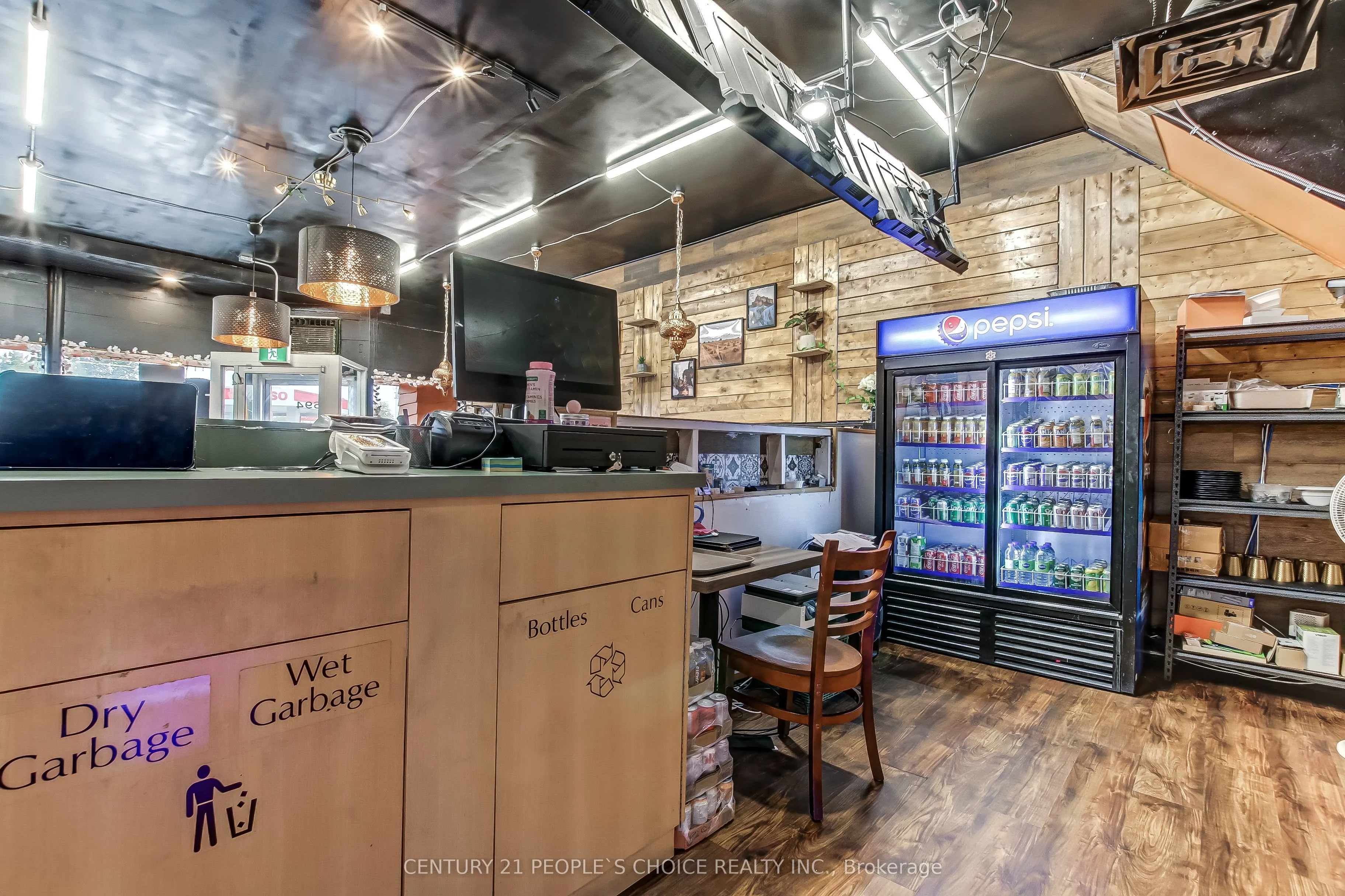 694 Dundas Street