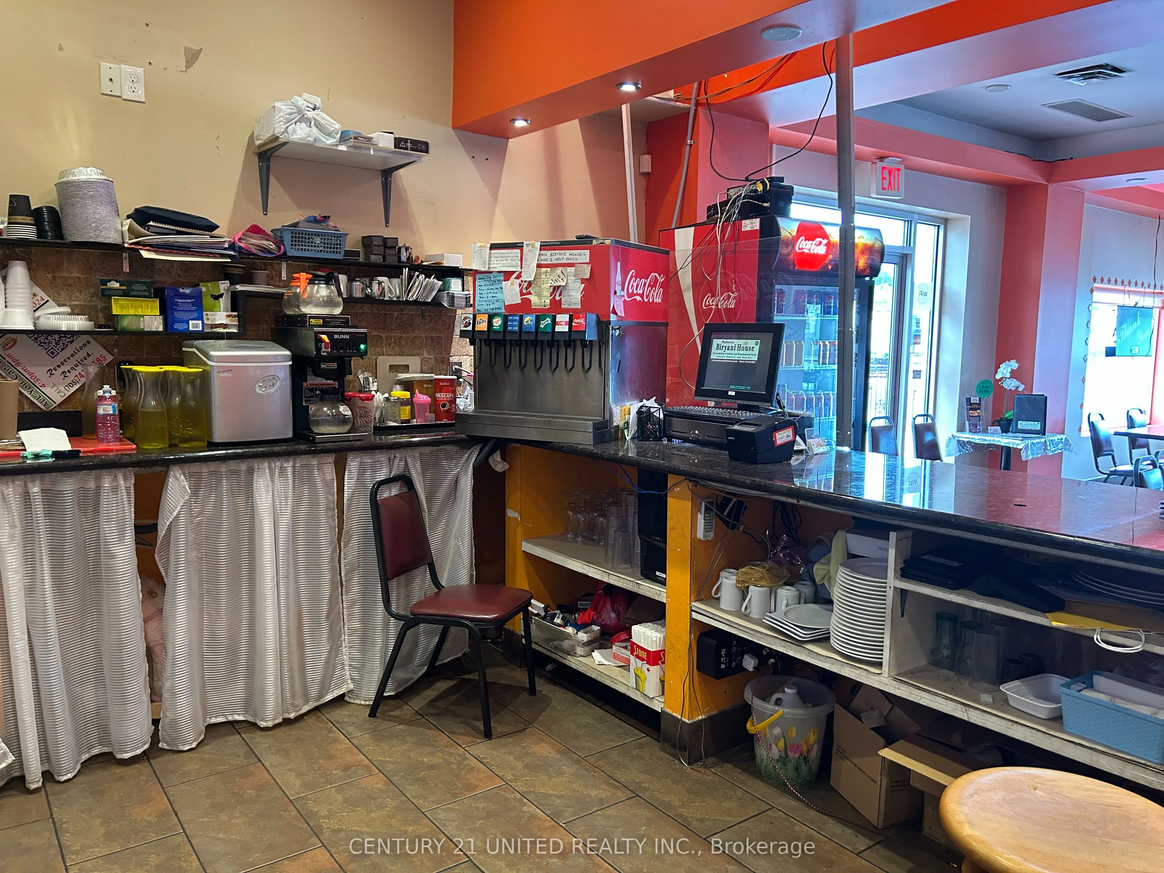 25 Lansdowne Street W