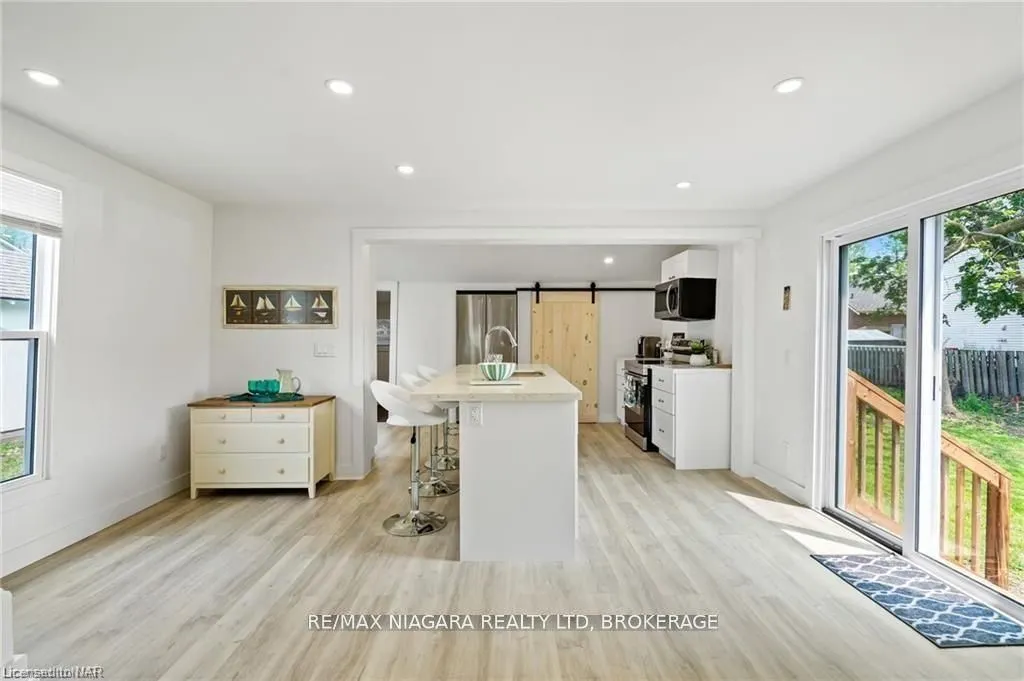 377 Cambridge Road W