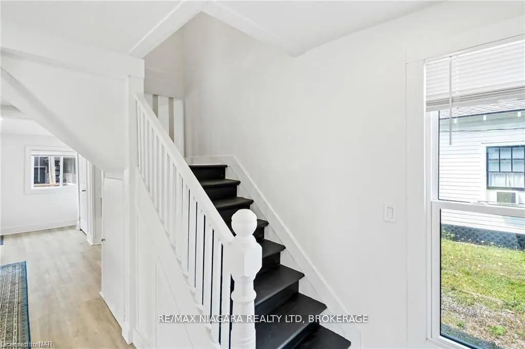 377 Cambridge Road W