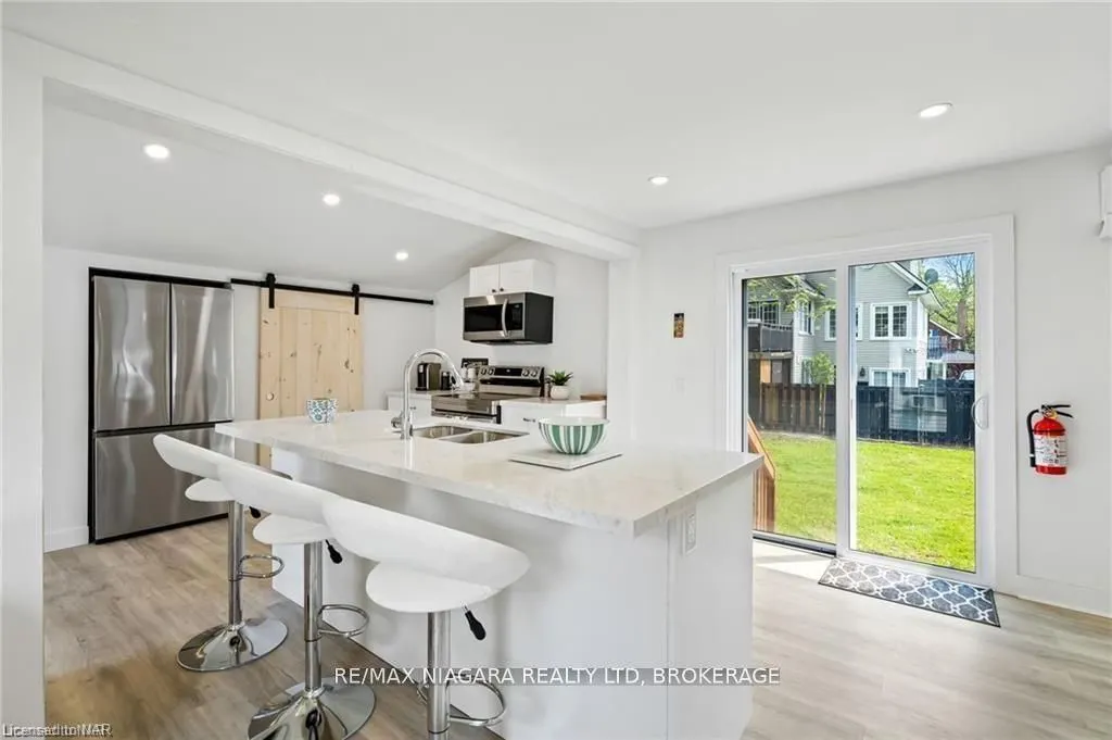 377 Cambridge Road W