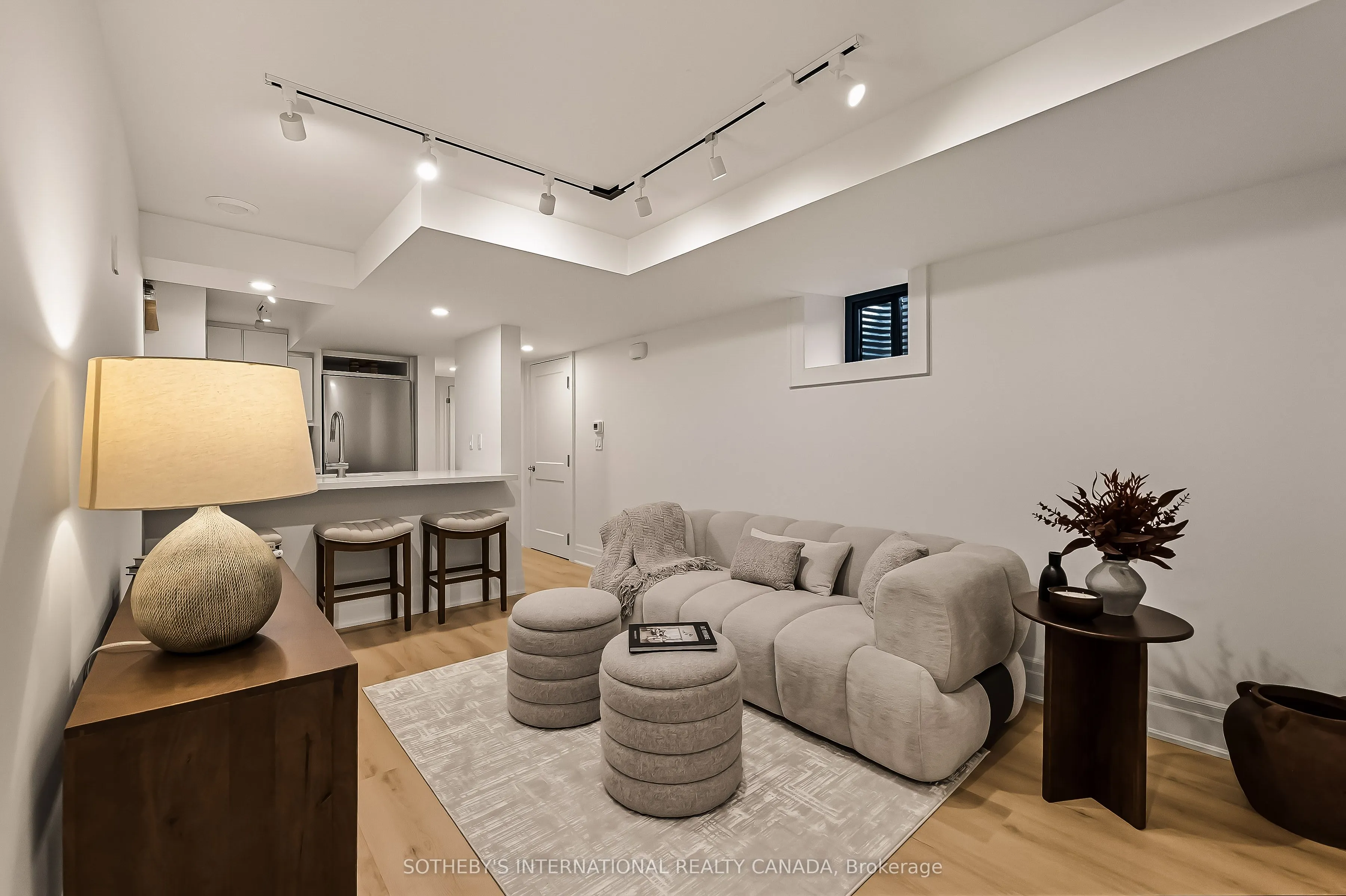 180 Walton Street