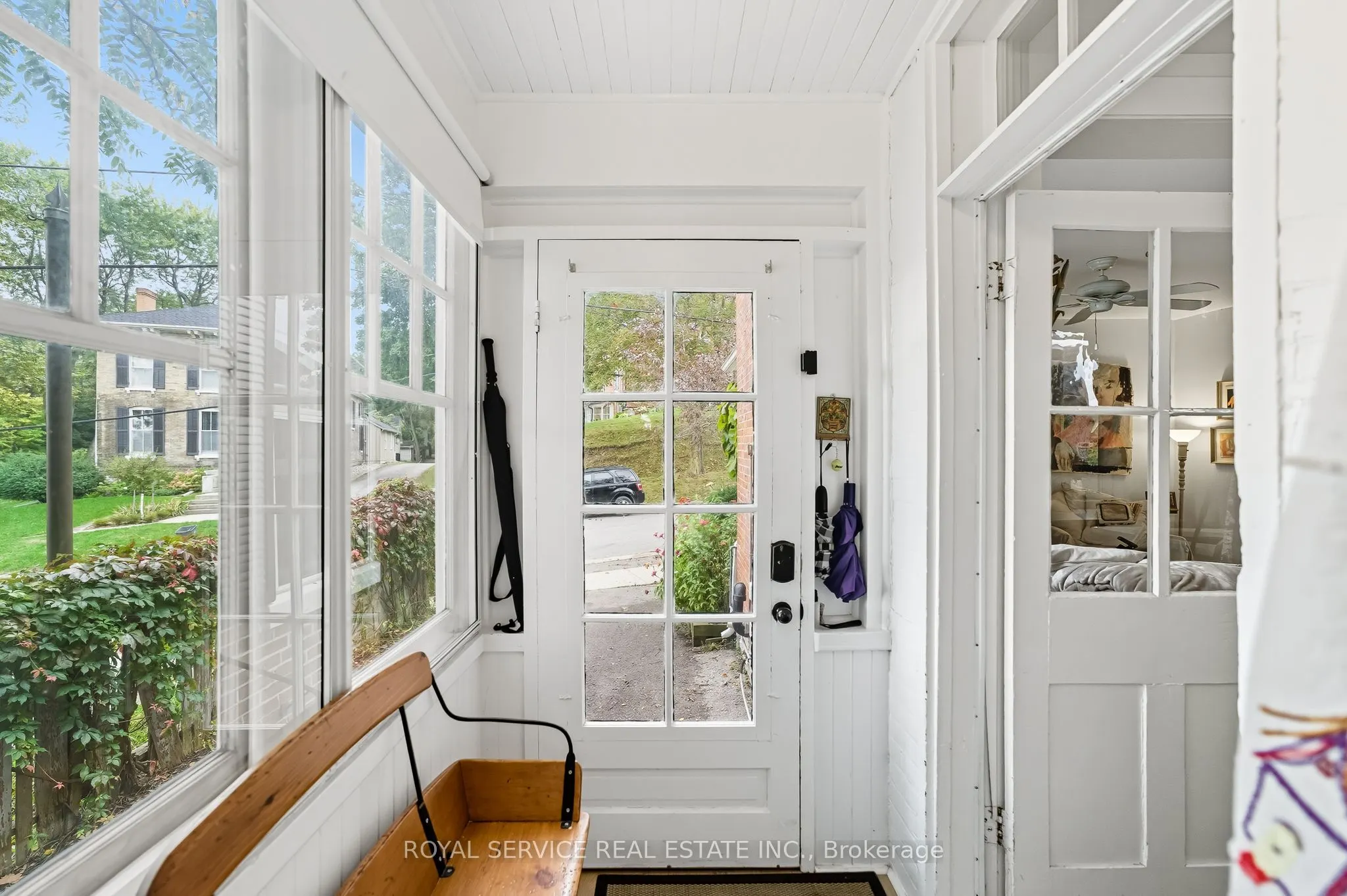 81 Pine Street S