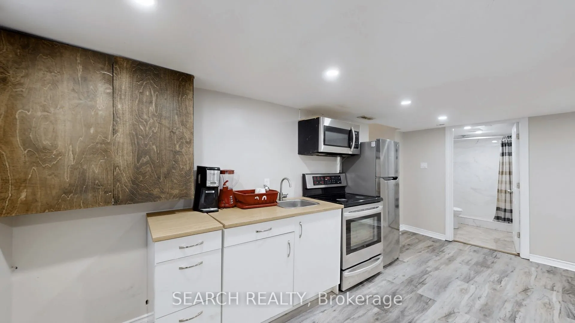 152 Weber Street N
