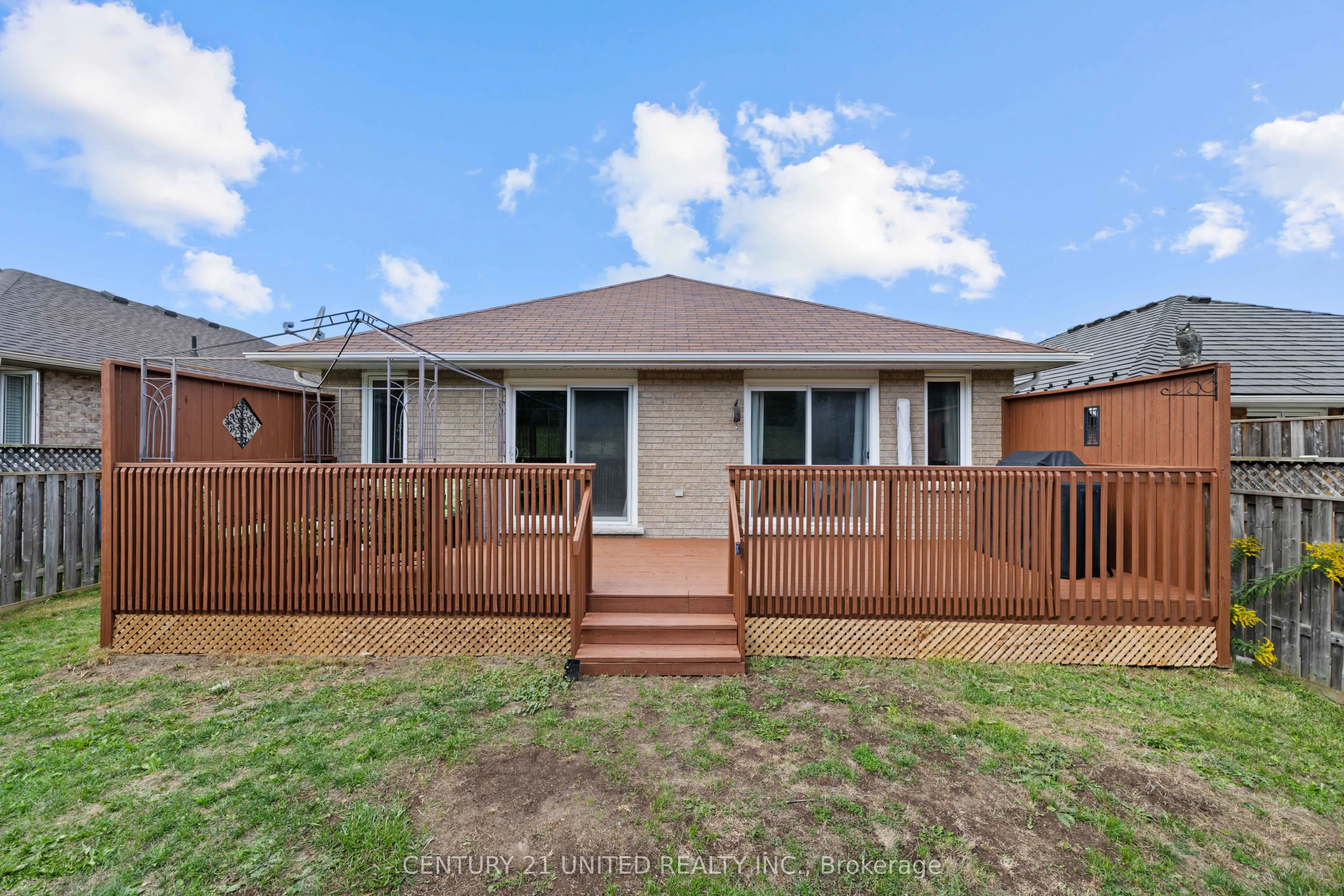 385 Bianco Crescent
