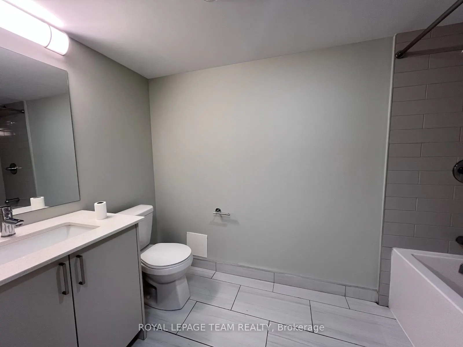 1295 Summerville Avenue, #B01